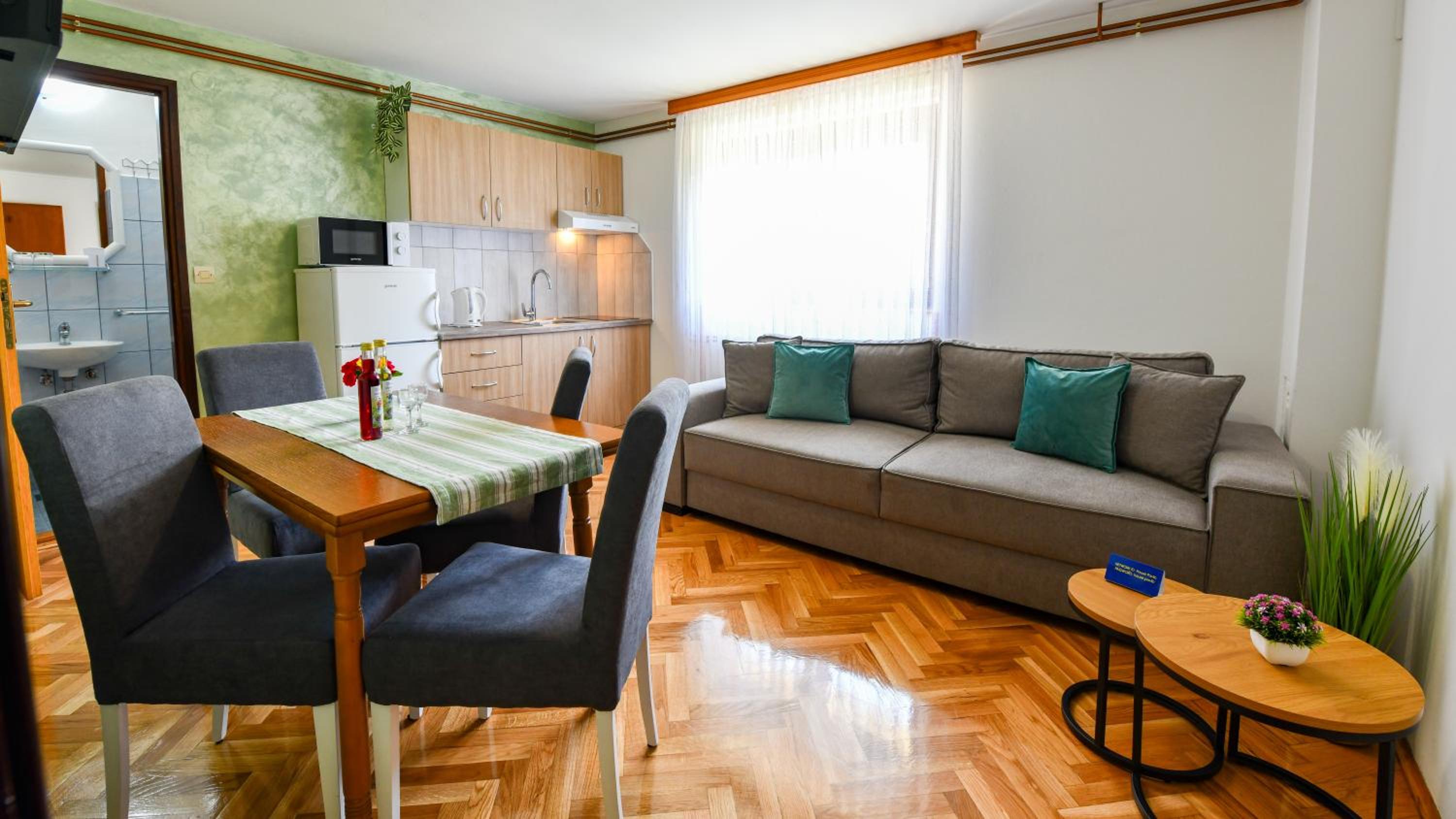 One-Bedroom Apartment with Terrace photo 3
