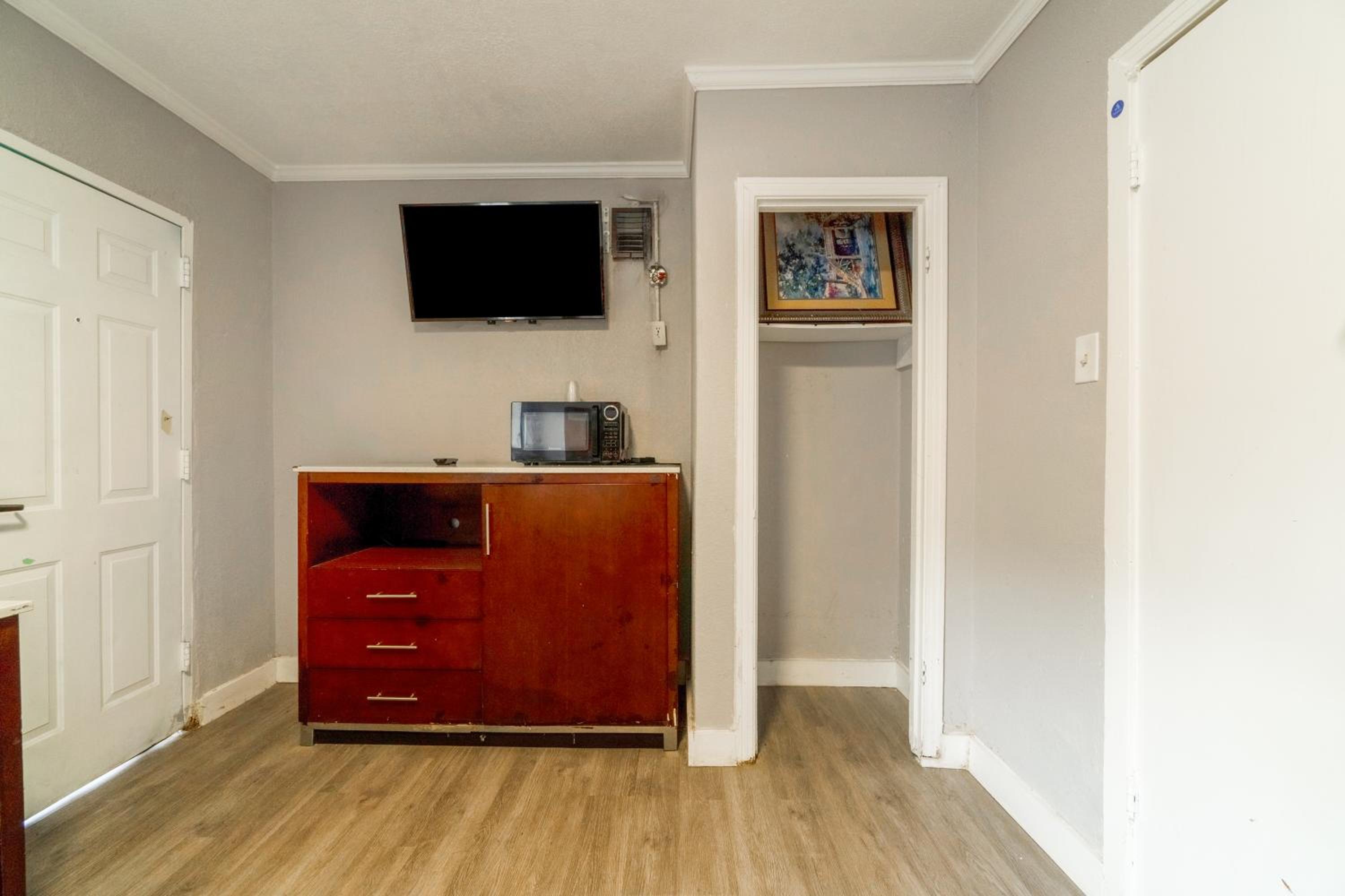 2 Full Beds Non-Smoking - Photo 5