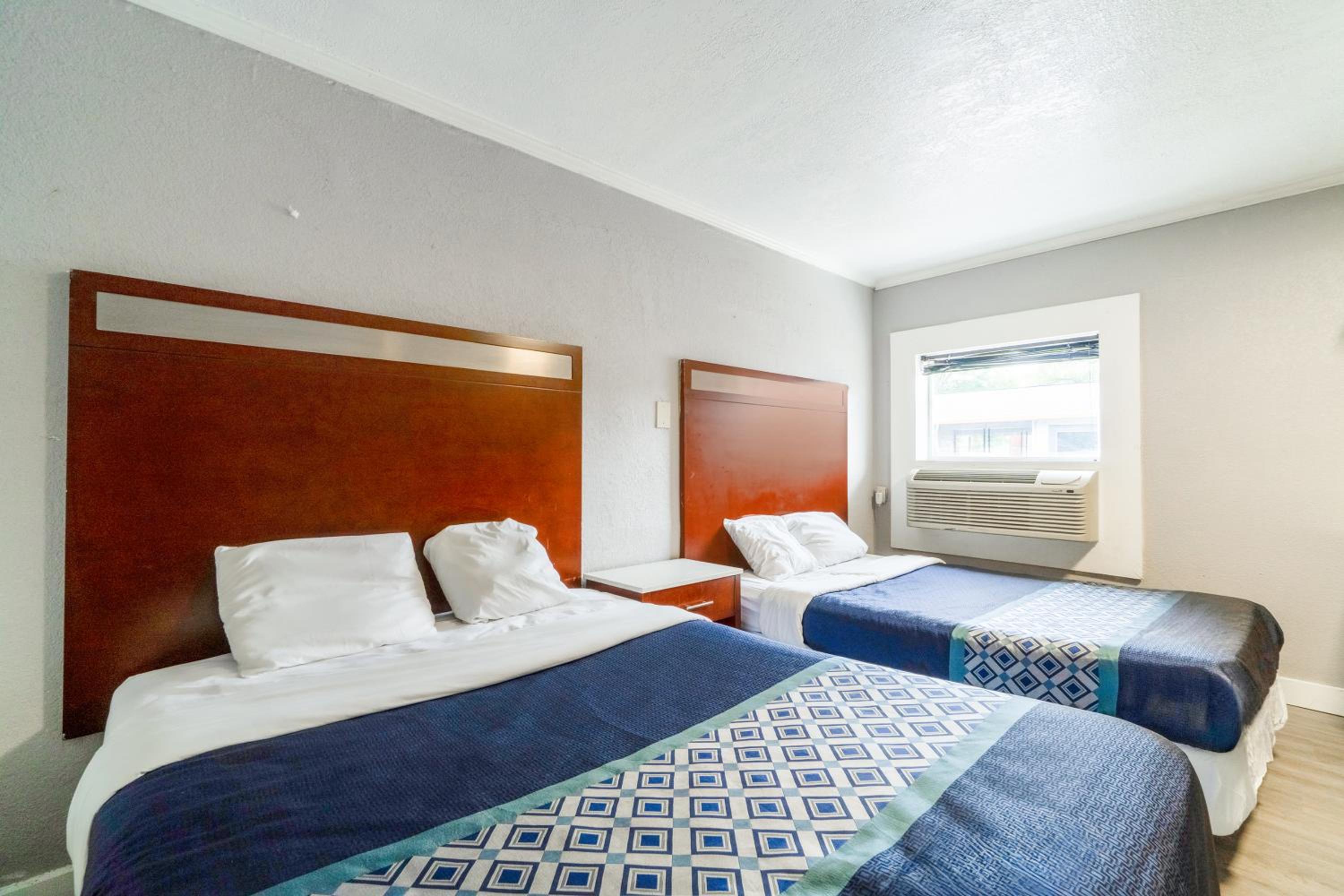 2 Full Beds Non-Smoking - Photo 12