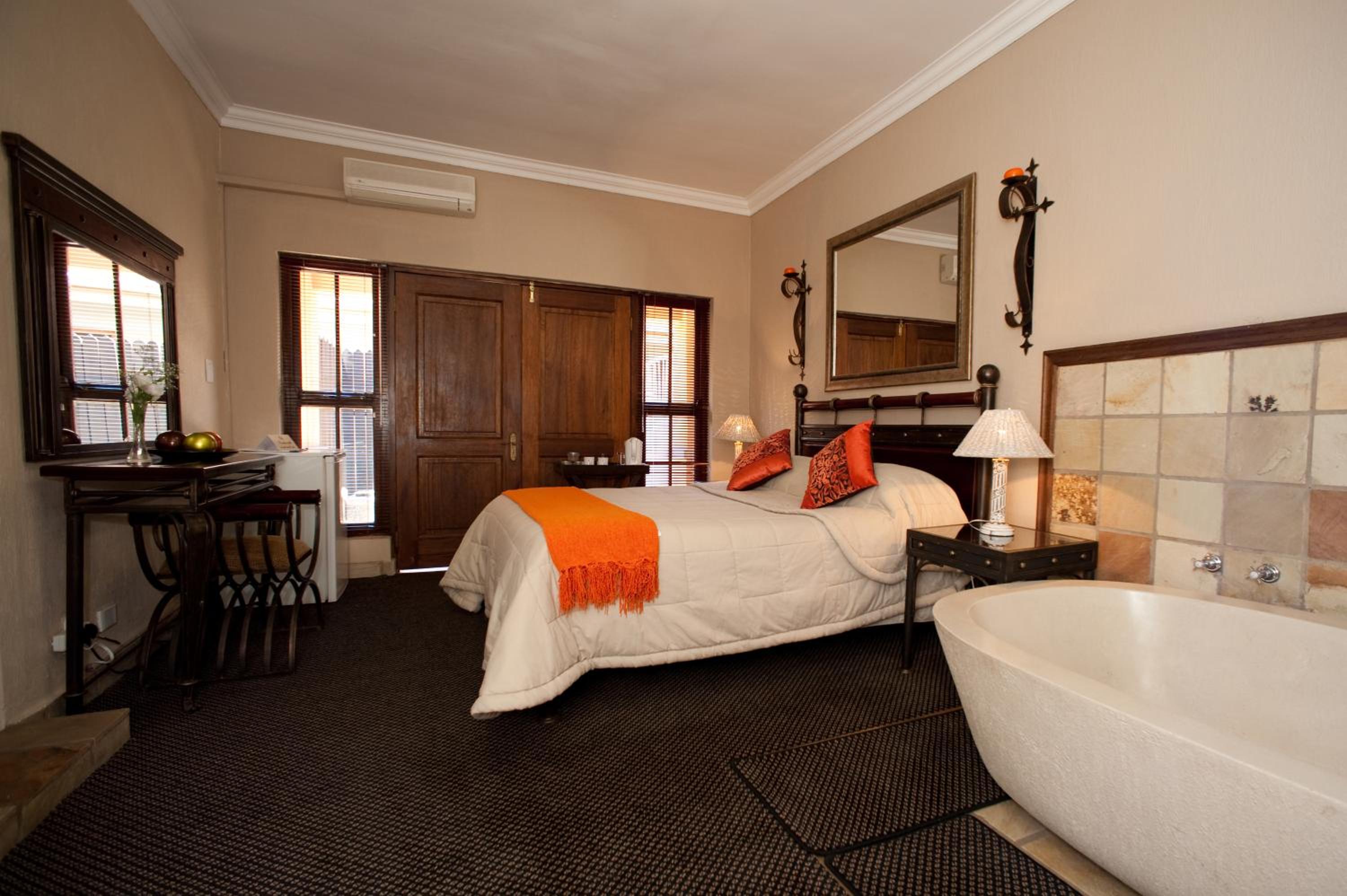Suite - Photo 2