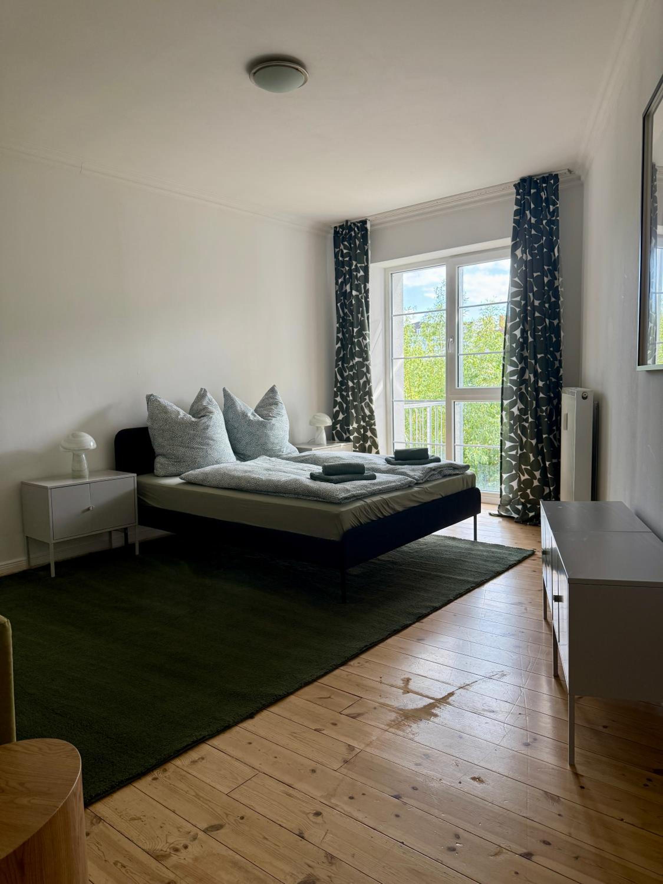 One-Bedroom Apartment with Balcony photo 2
