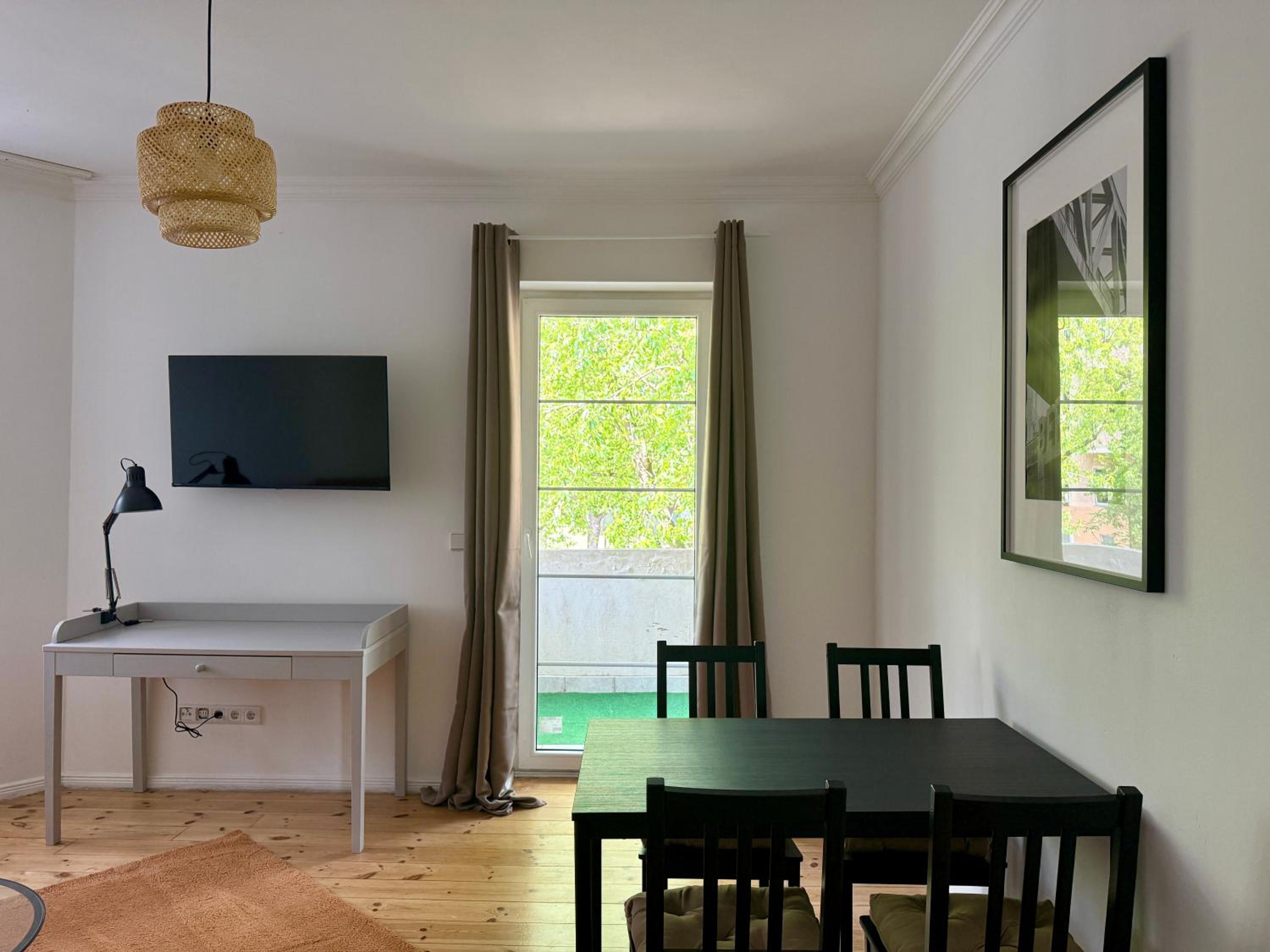 One-Bedroom Apartment with Balcony photo 3