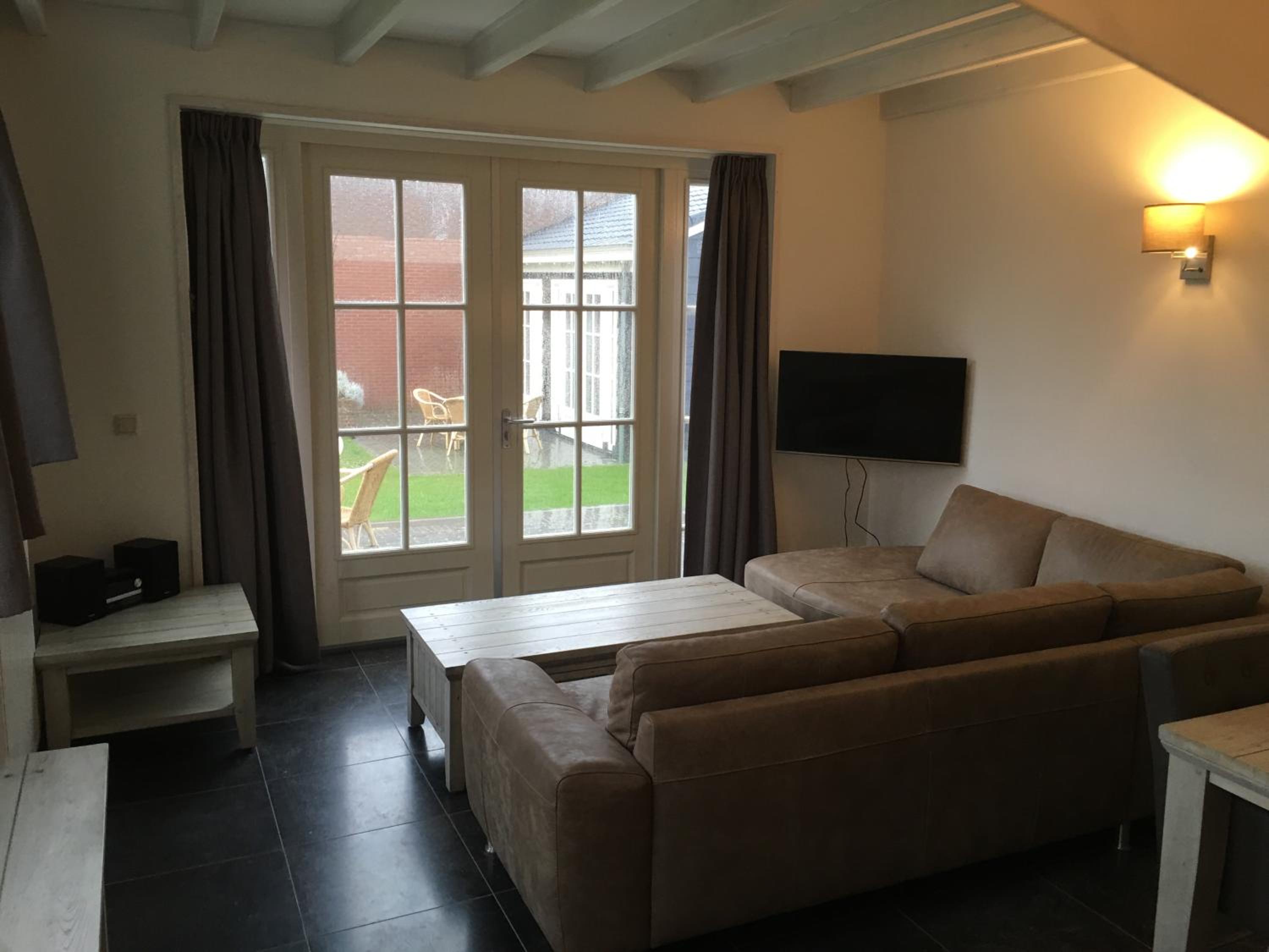 Two-Bedroom House - Photo 20