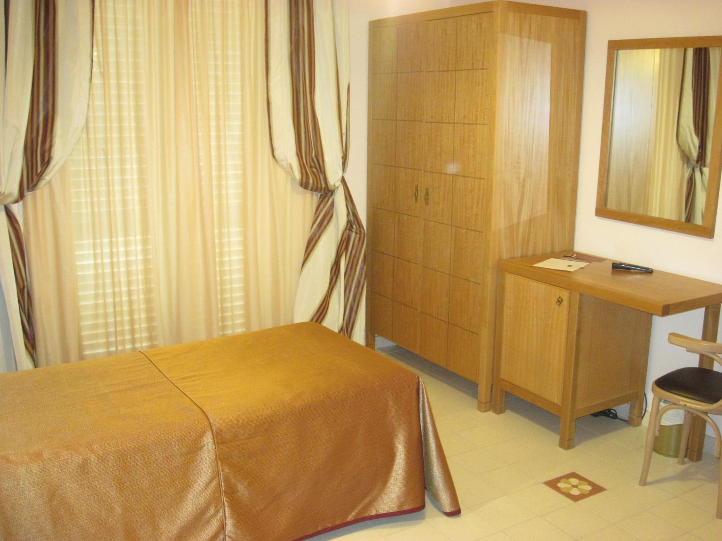 Double Room - Disability Access - Photo 5