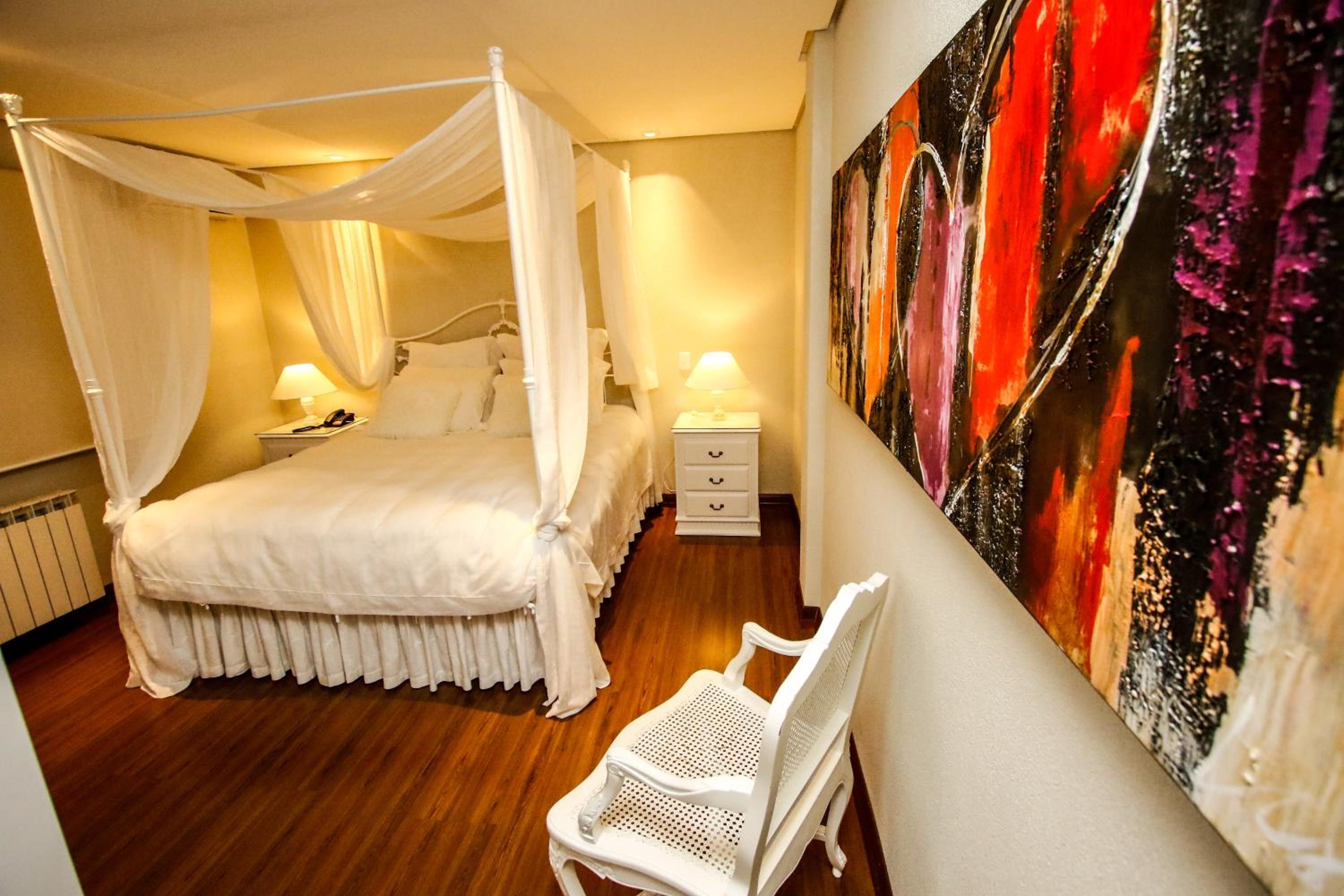 Deluxe Suite with Spa Bath