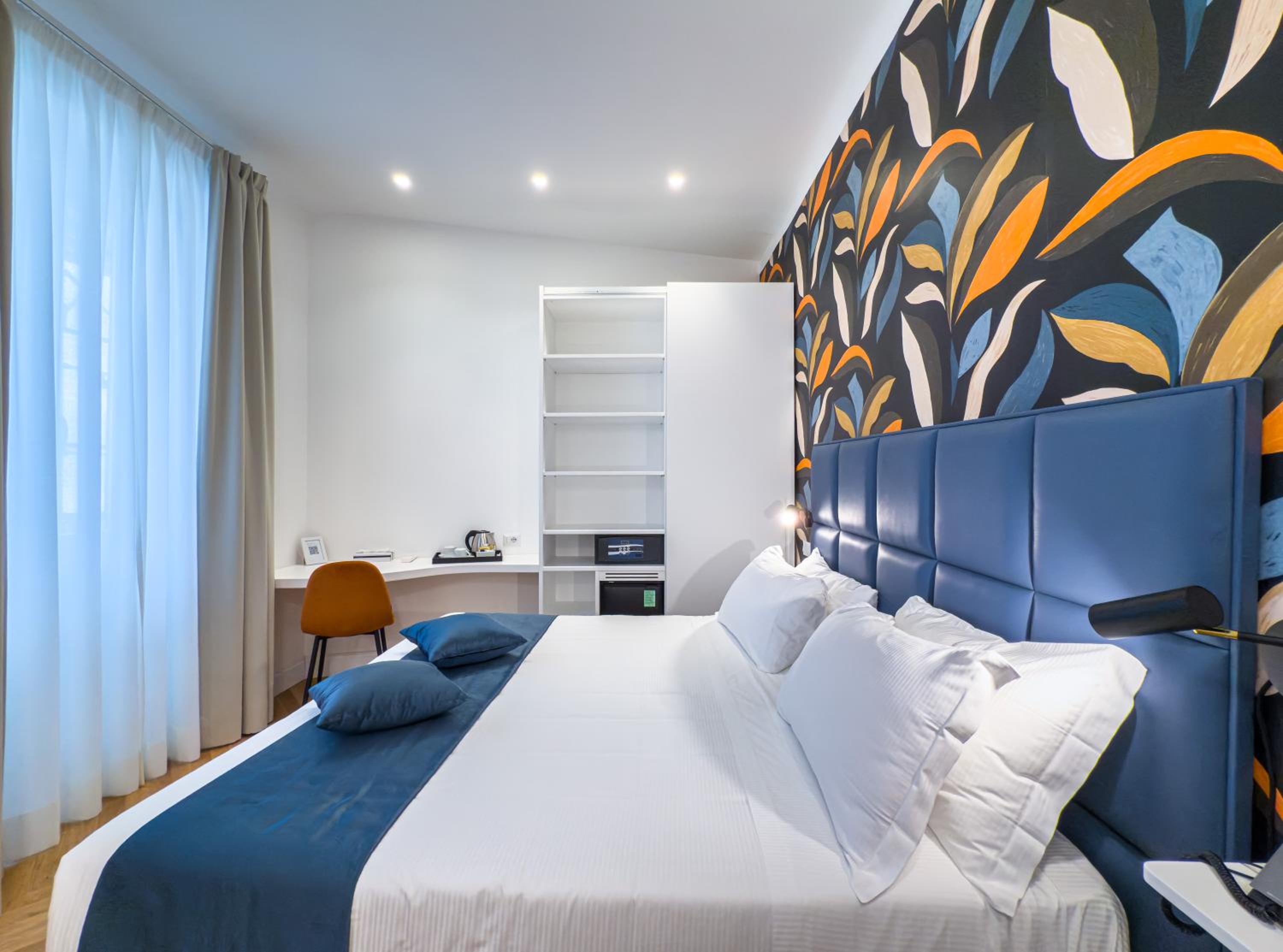 Double Room Queen Deluxe - Annex Building thumbnail 5