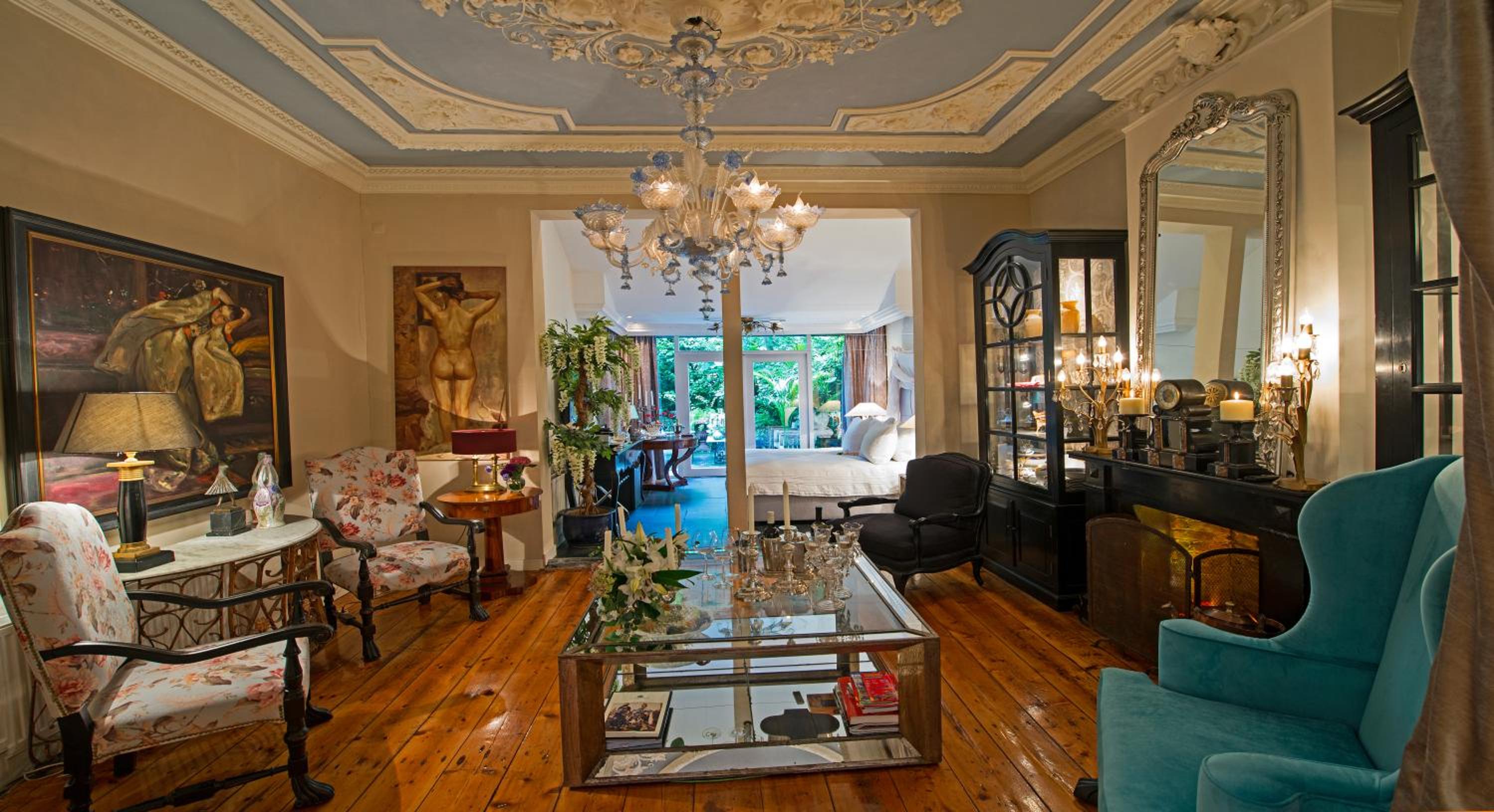 Suite with Garden View