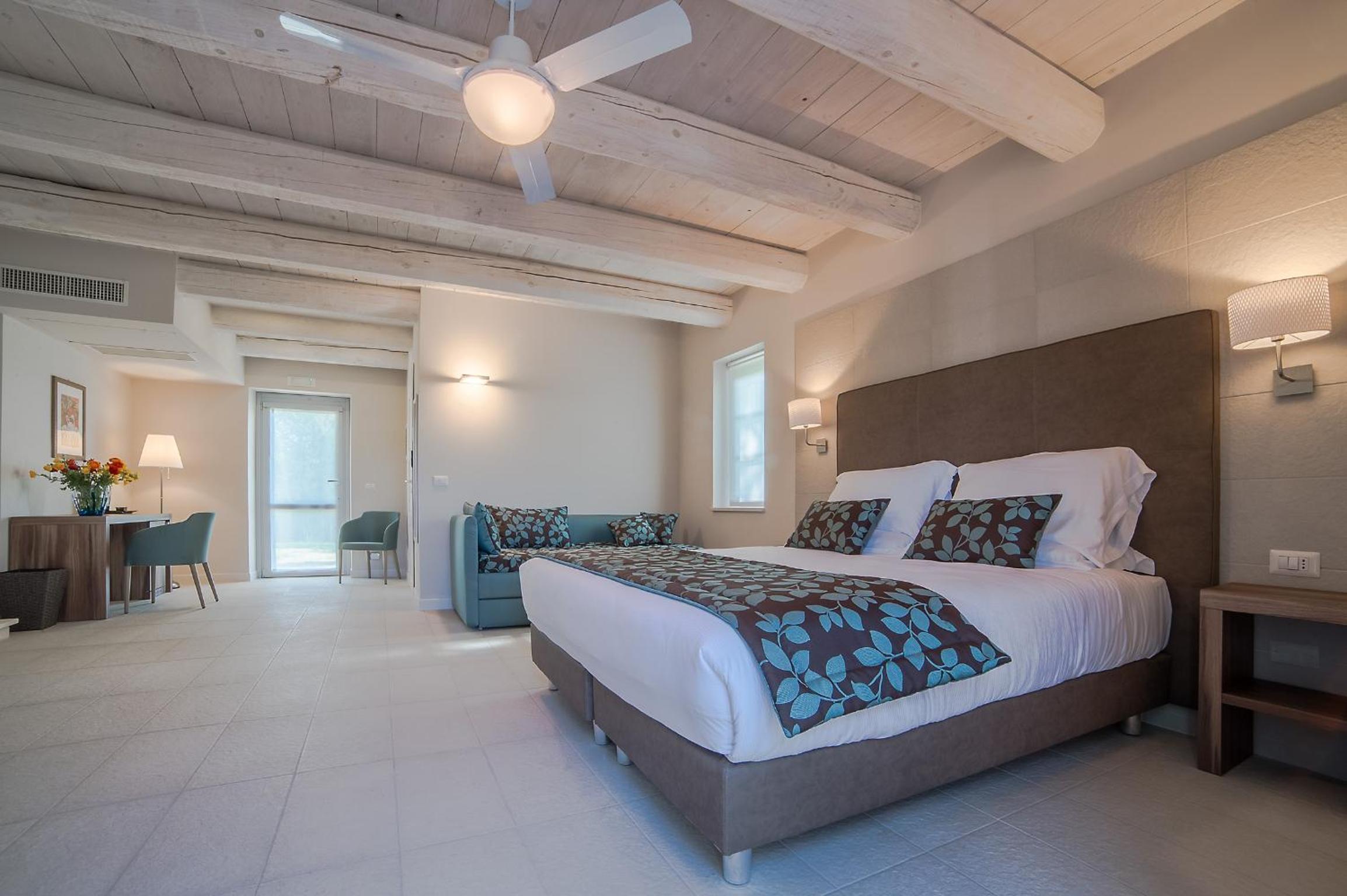 Deluxe Triple Room photo 2