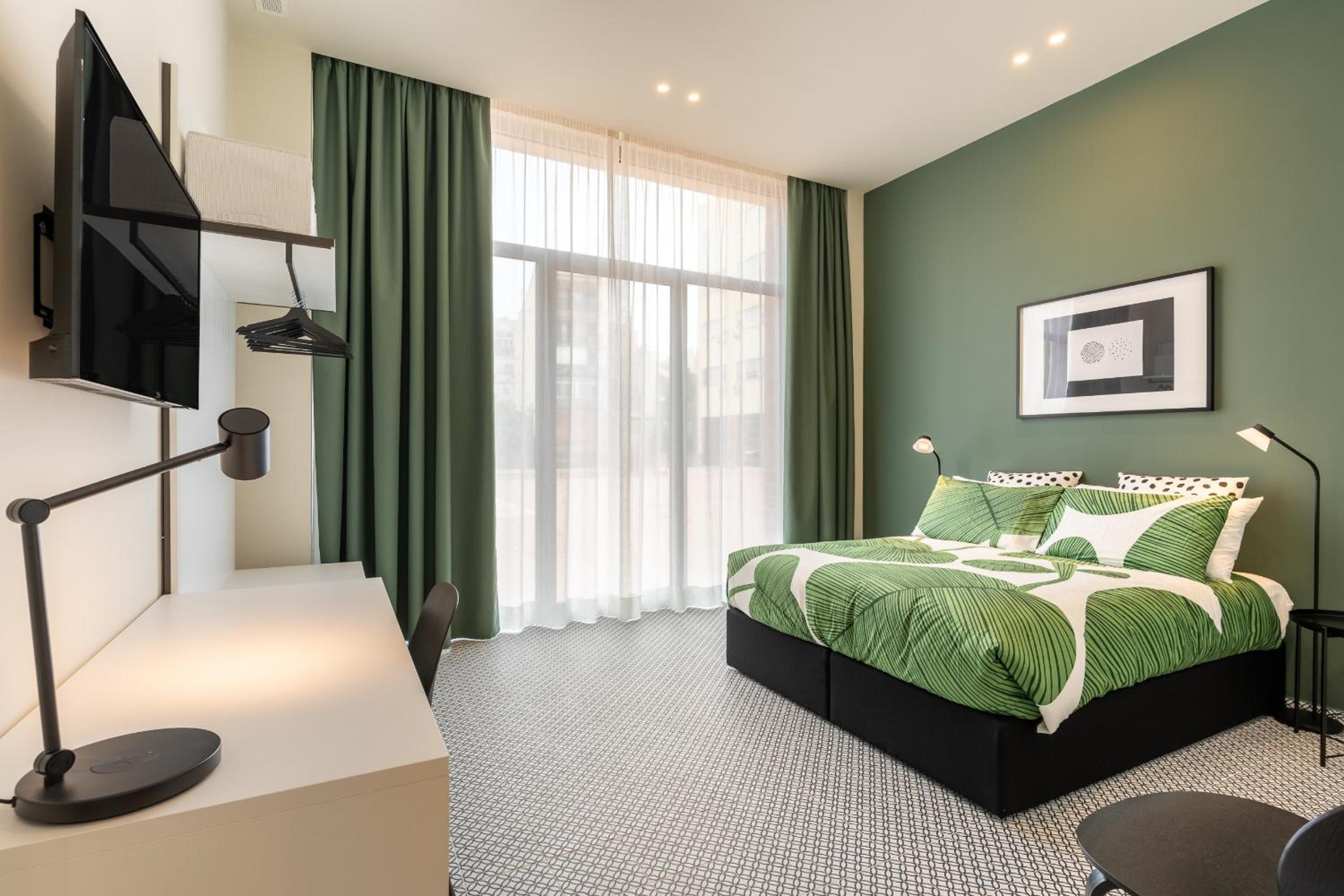 Queen Room