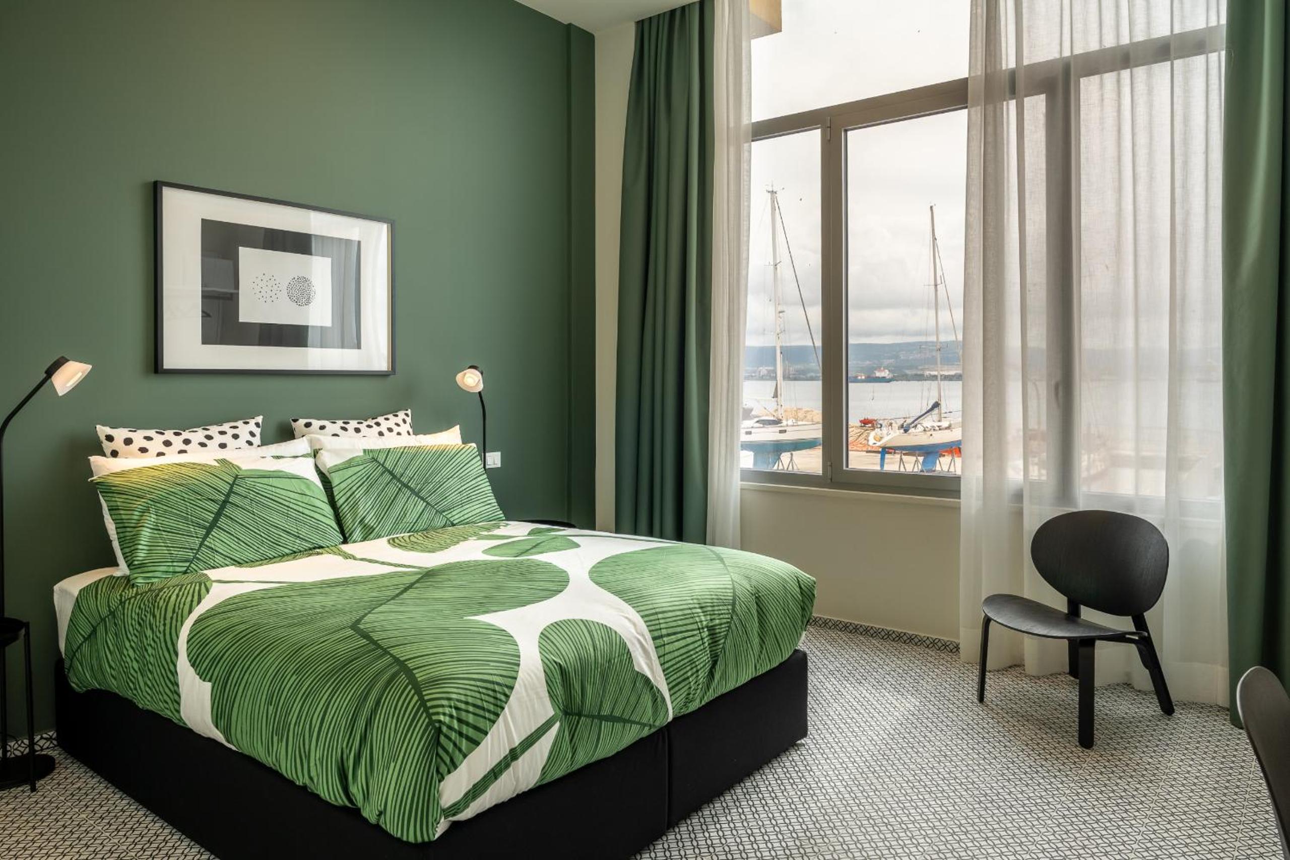 Queen Room with Sea View