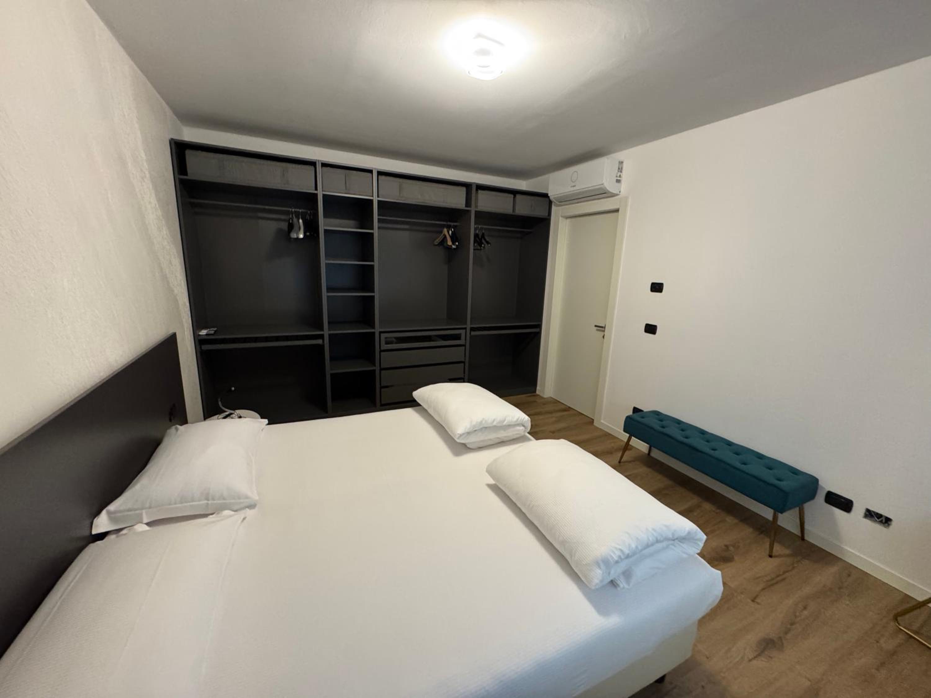 Three-Bedroom Apartment photo 1