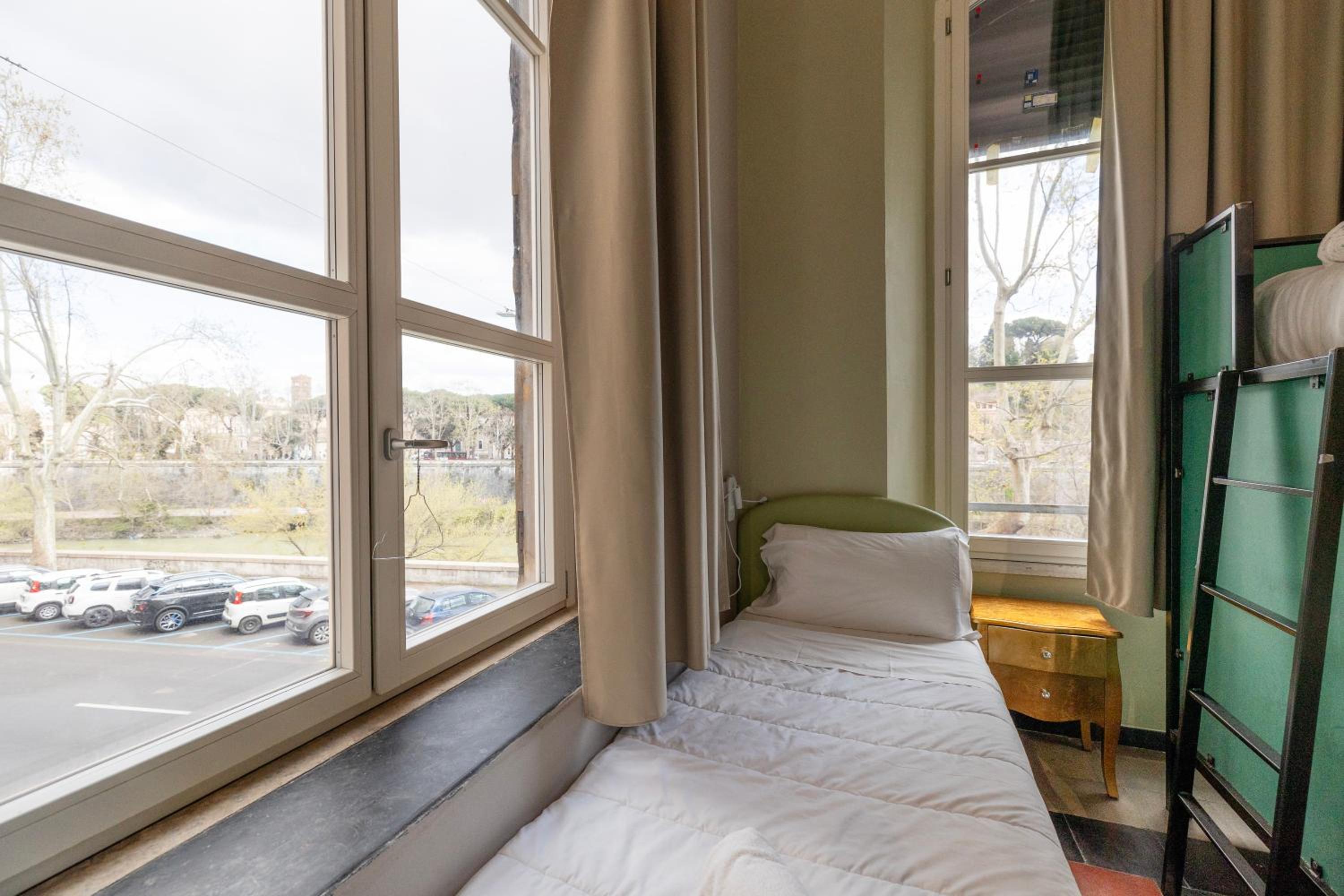 Single Bed in Female Dormitory Room photo 3