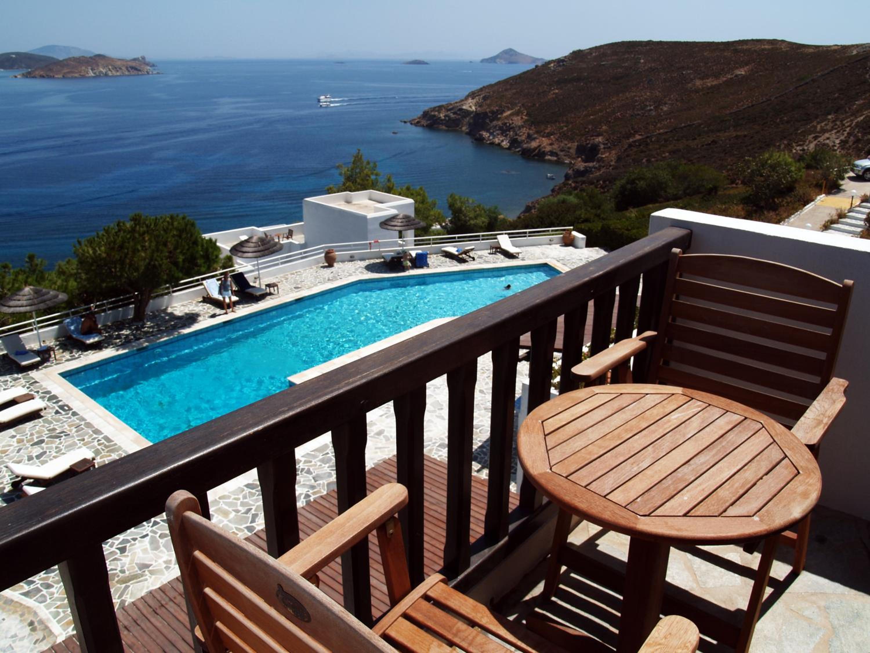 Double Room with Sea and Pool View photo 2