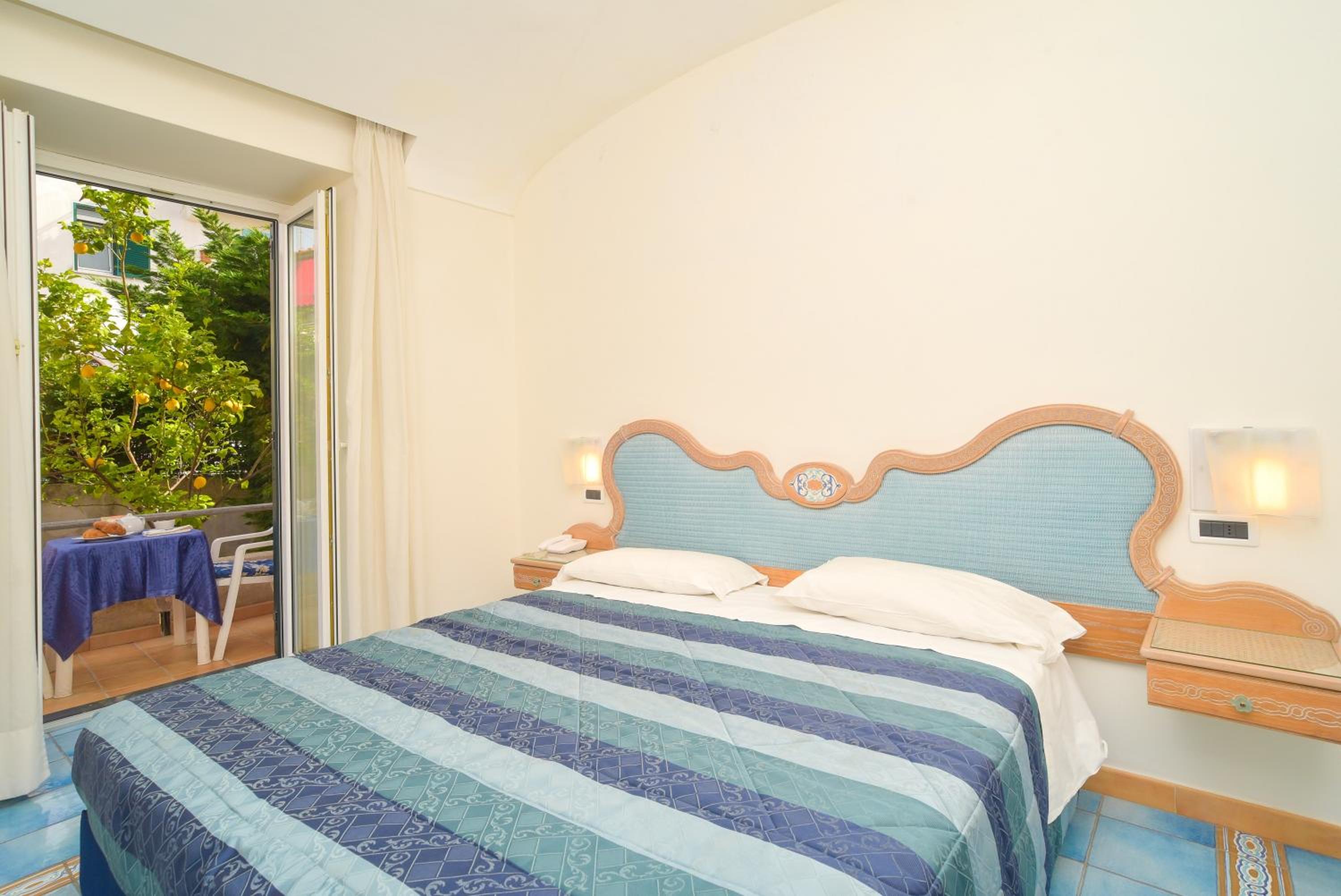 Standard Double Room - Photo 7