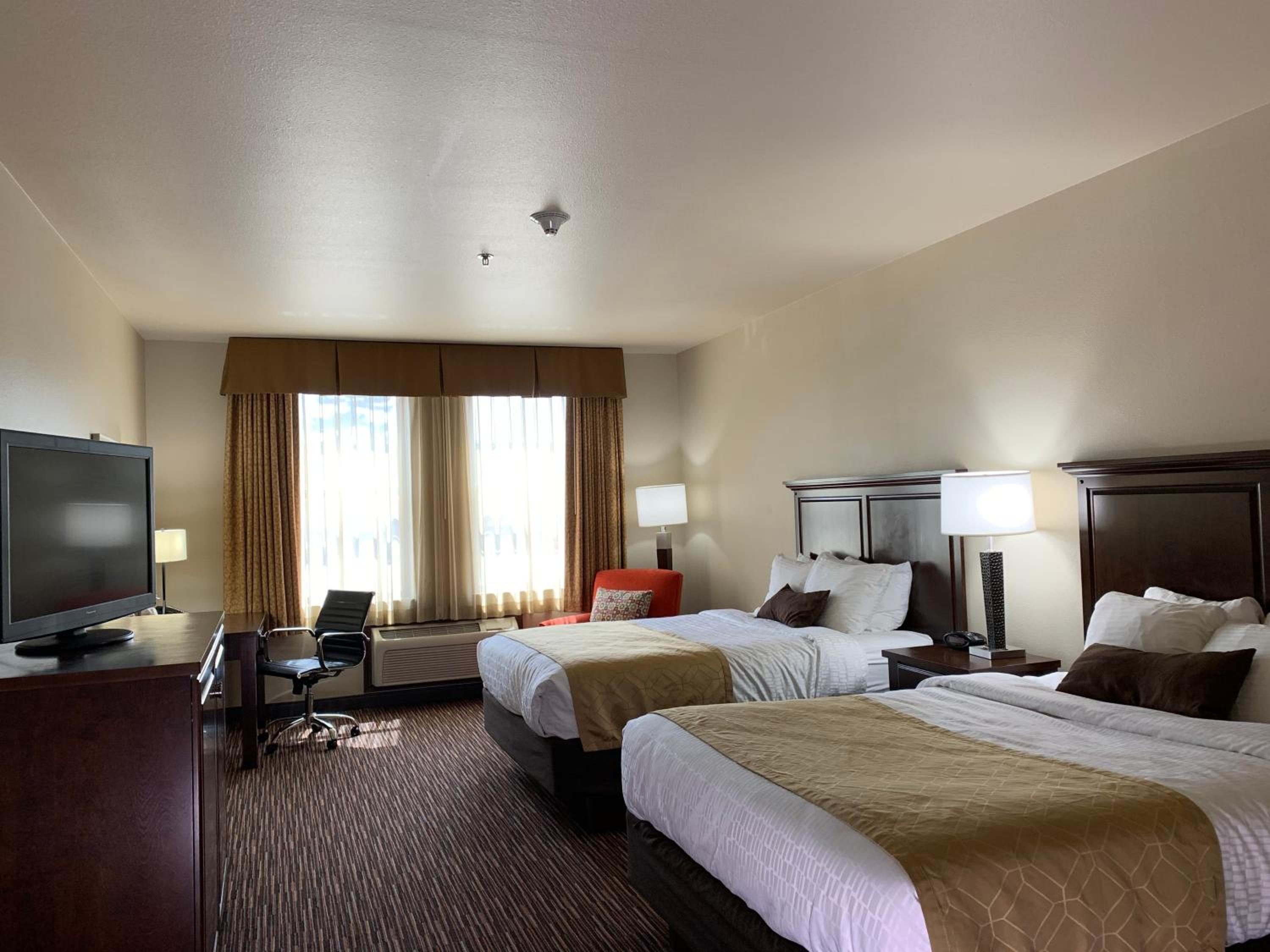 2 QUEEN BEDS-NON SMOKING