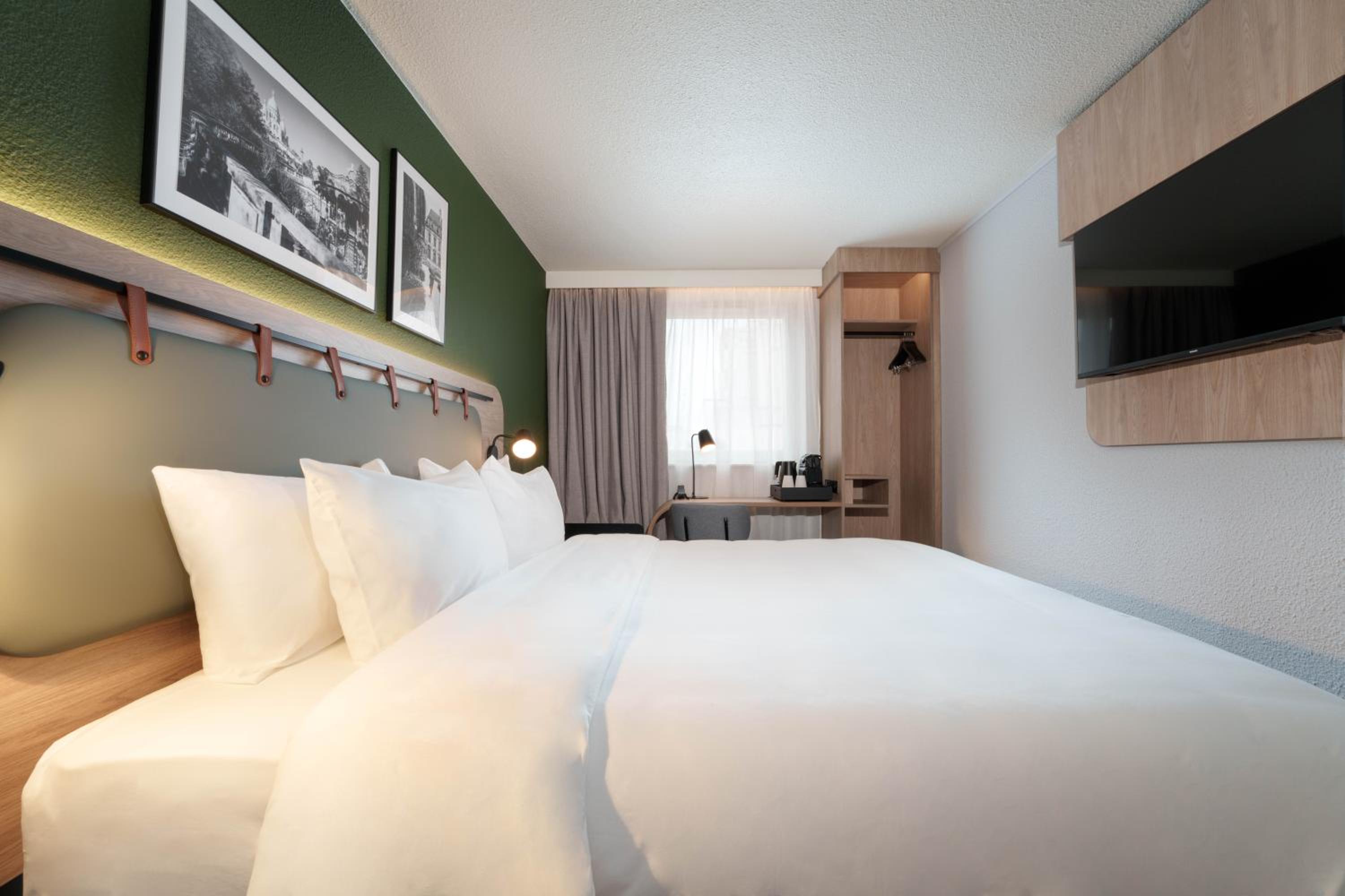 Superior Room - 1 King Bed - Photo 6