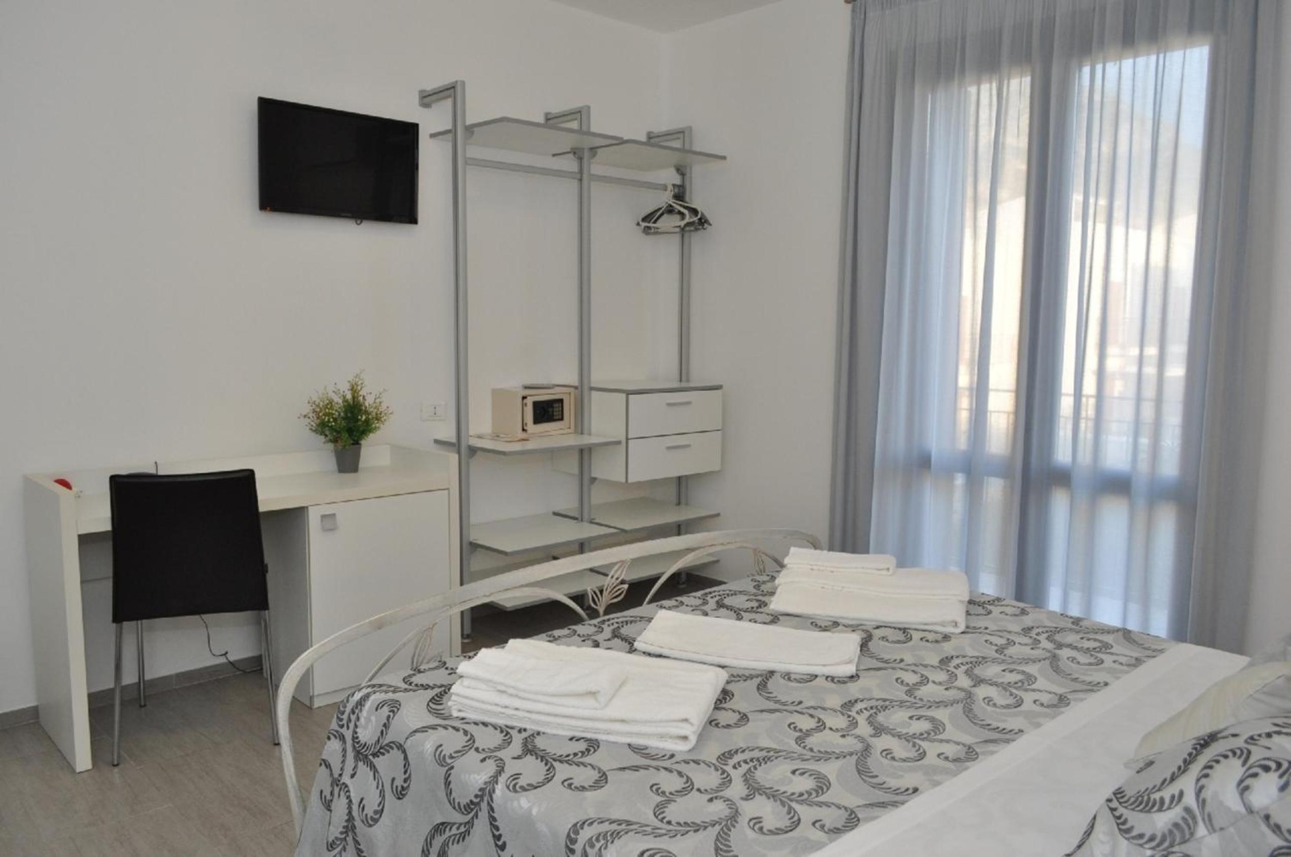 Triple Room - Photo 6