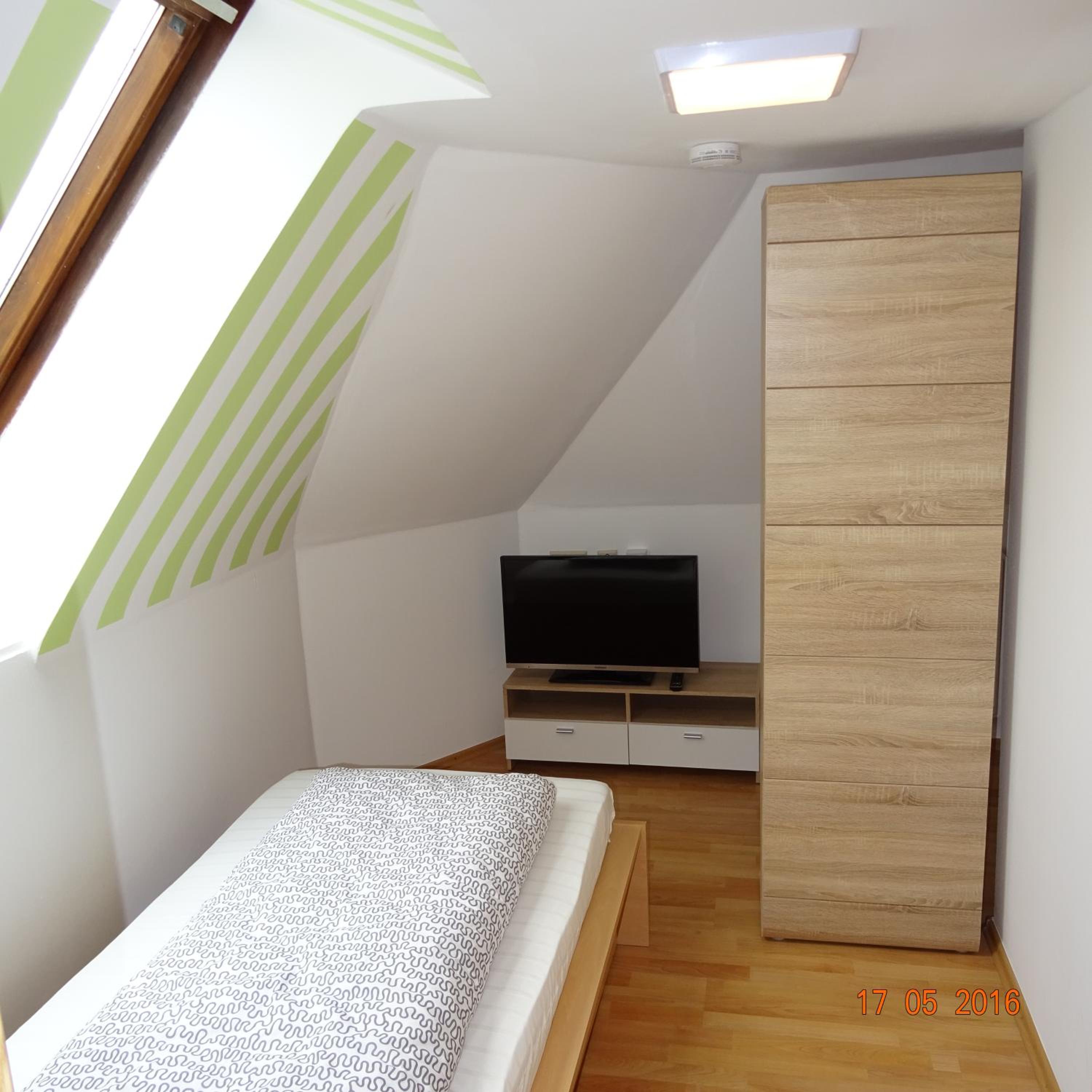 Triple Room with Private Bathroom photo 2