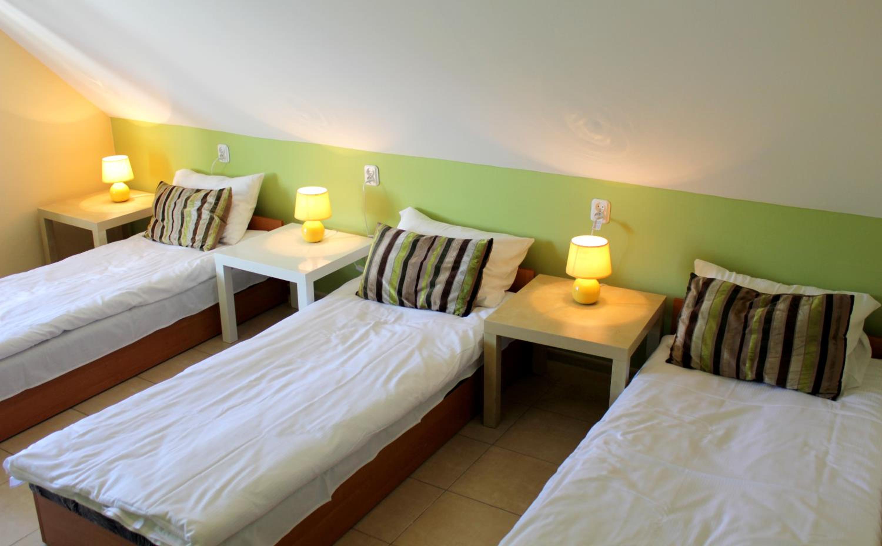Quadruple Room with Private Bathroom photo 3