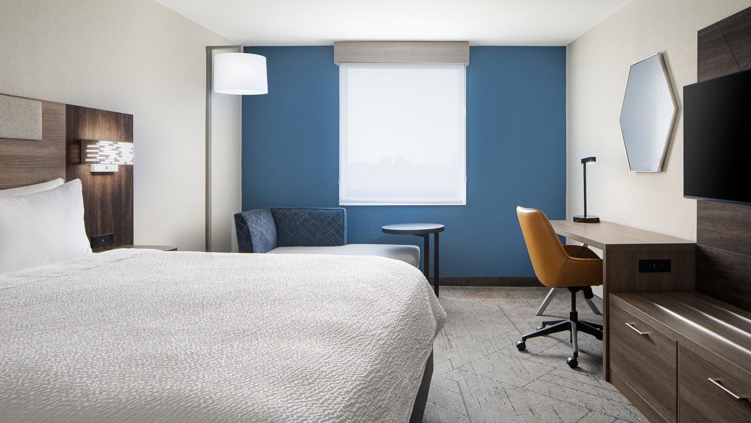 Standard King Room - Photo 6