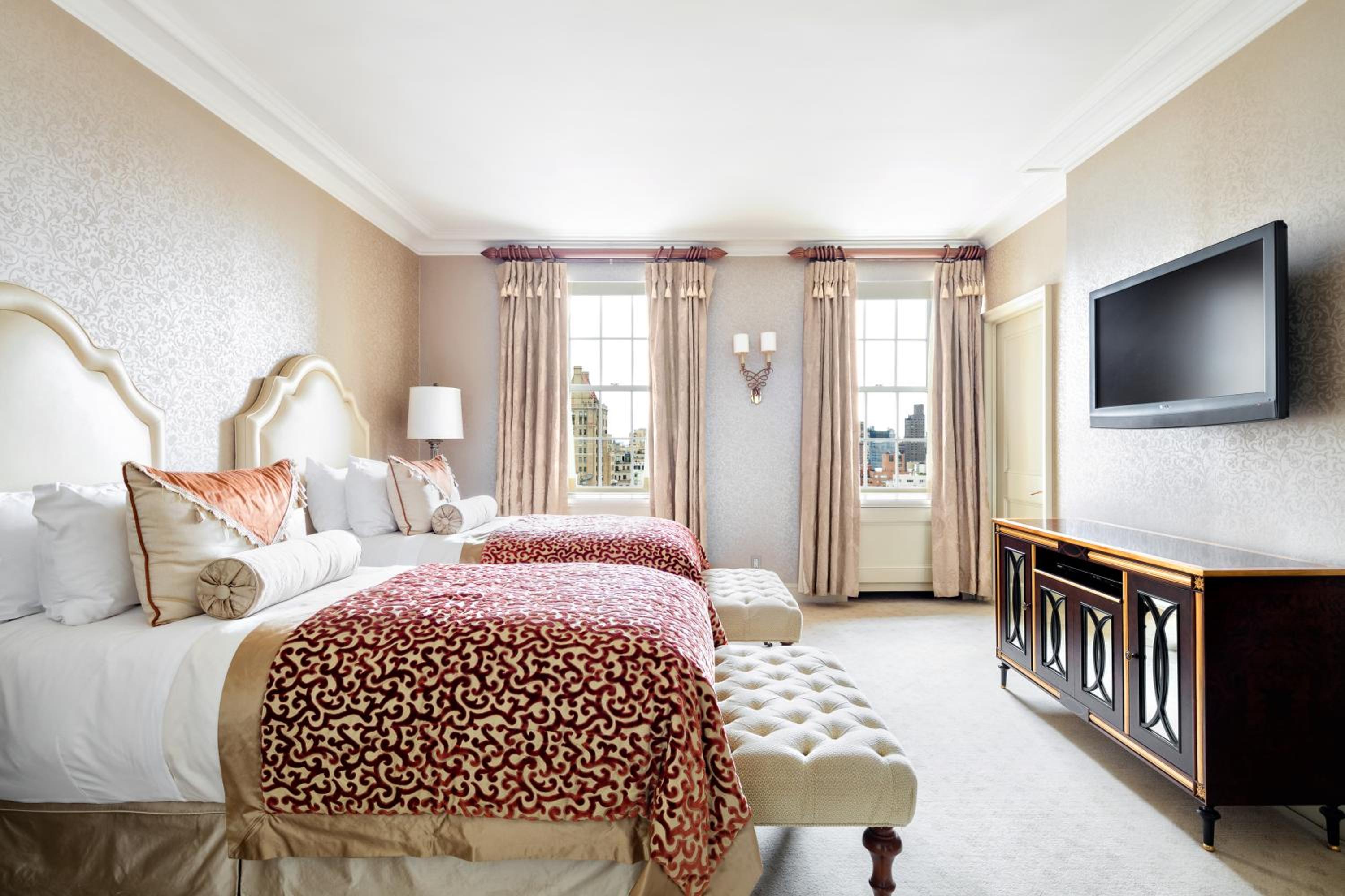 Grand Two-Bedroom Suite thumbnail 5