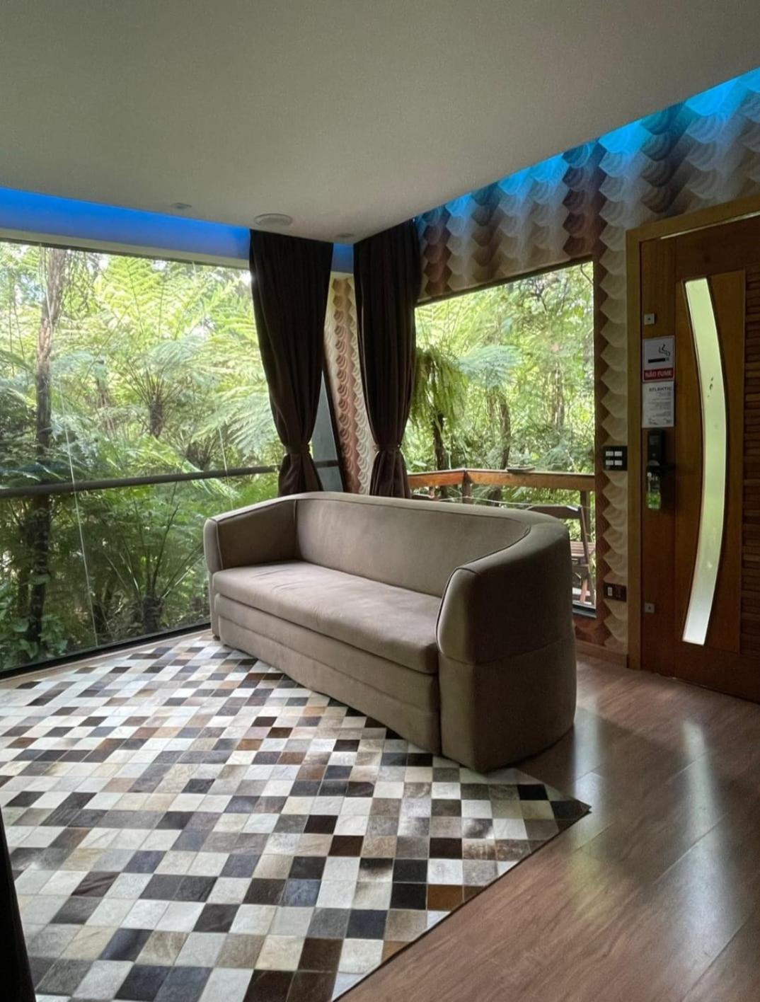 Superior Bungalow photo 1