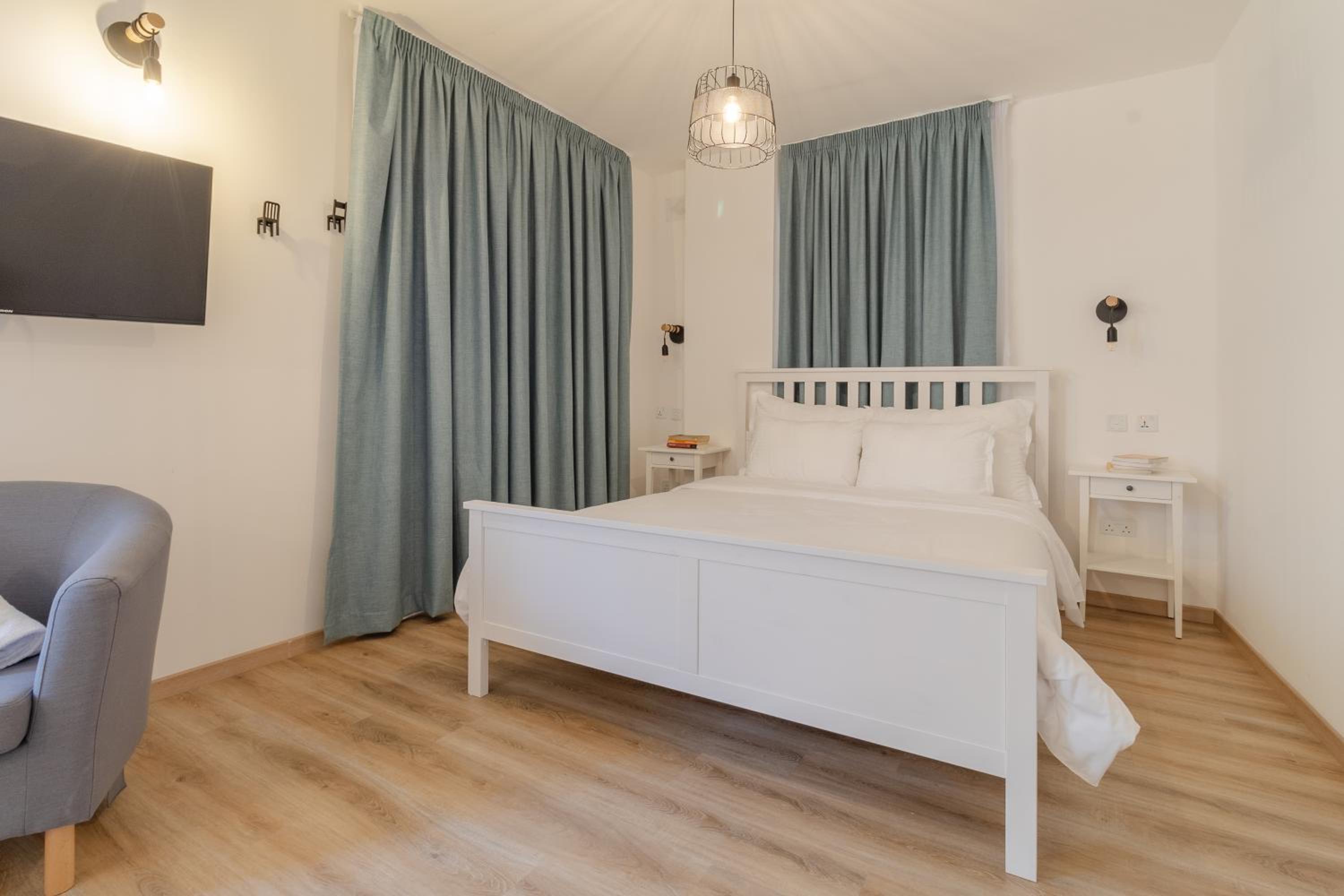 Deluxe Double Room with Shower photo 2