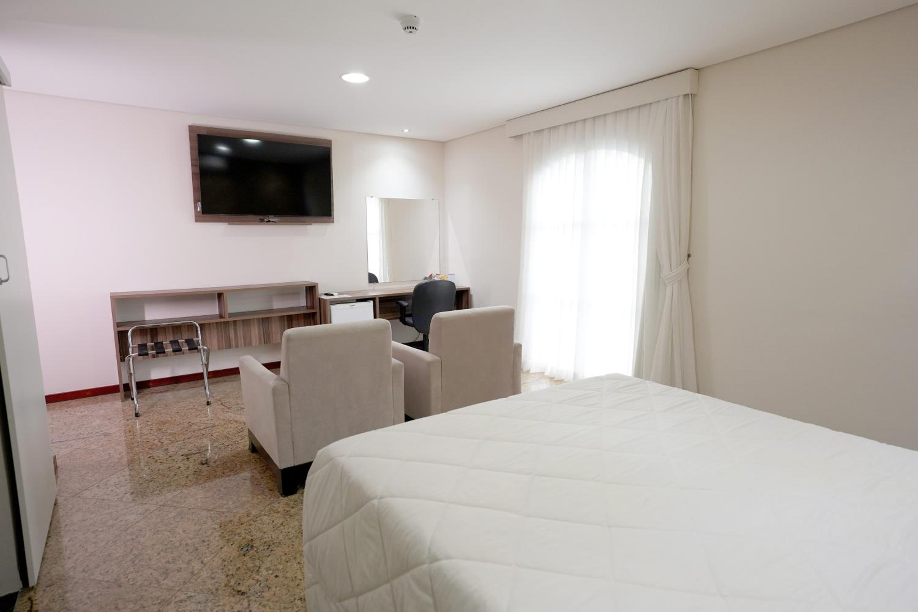 Suite with Spa Bath photo 2