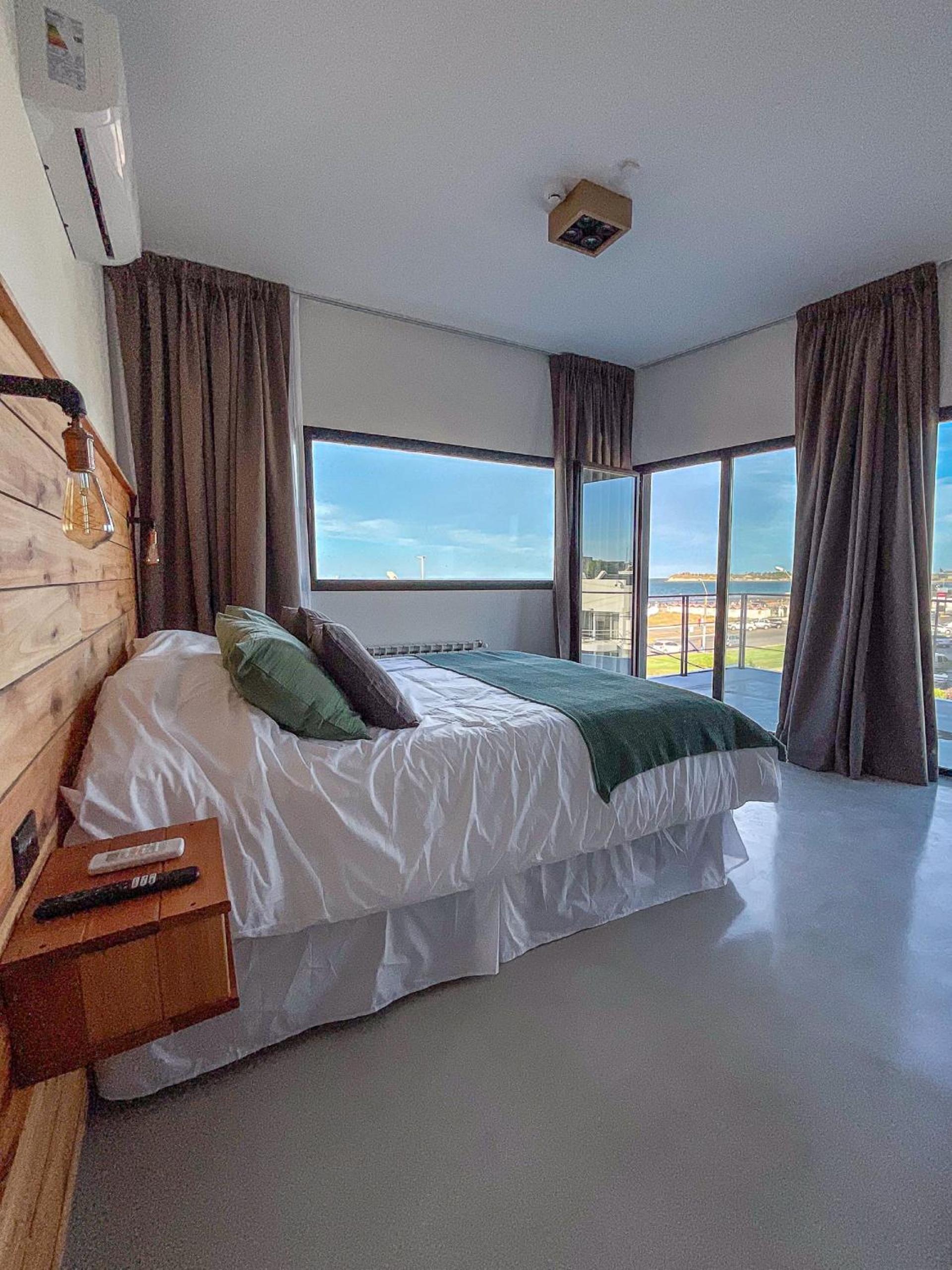 Double Room with Balcony and Sea View