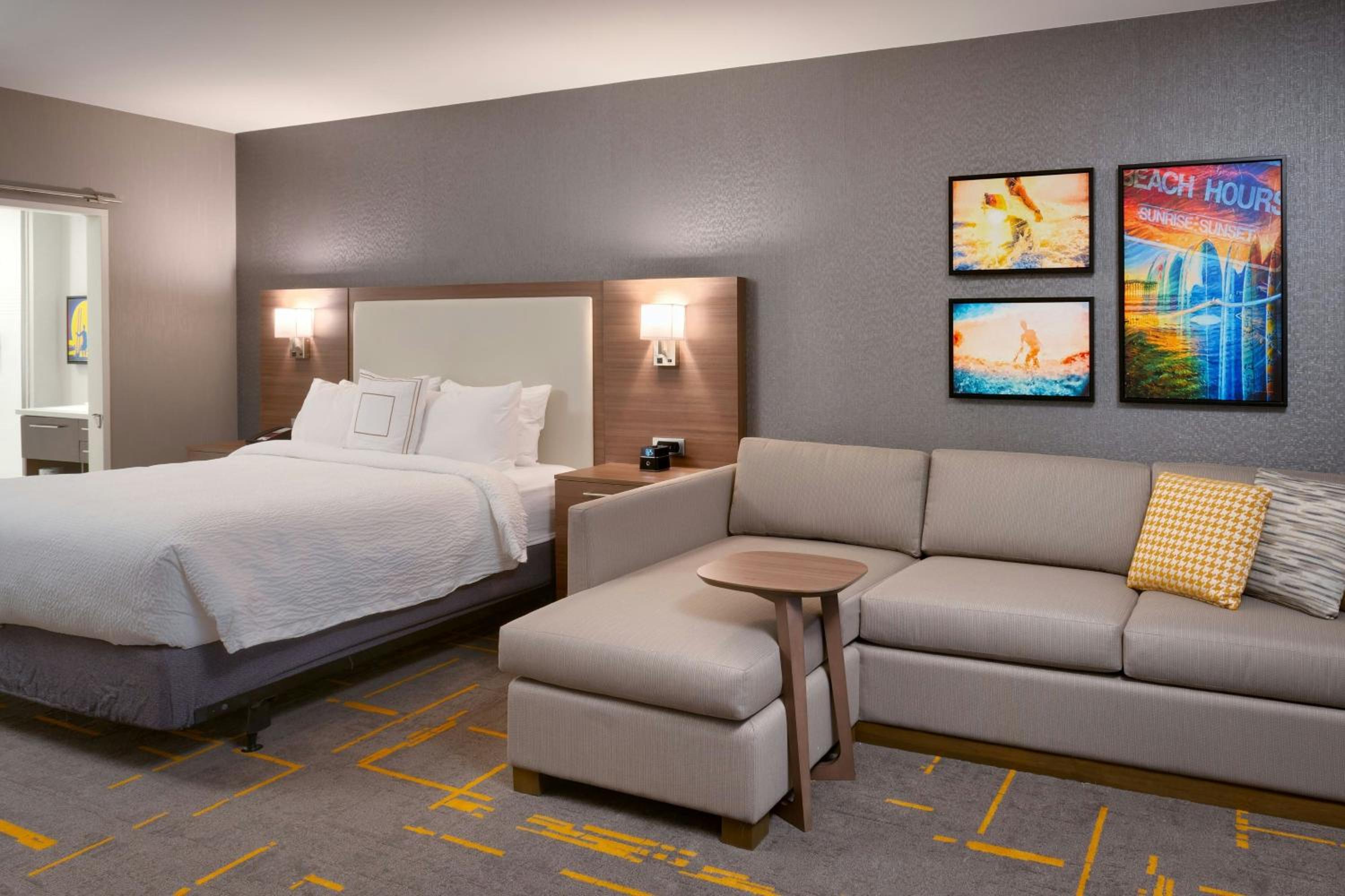 King Studio with Sofa Bed - Mobility Accessible with Roll-In Shower