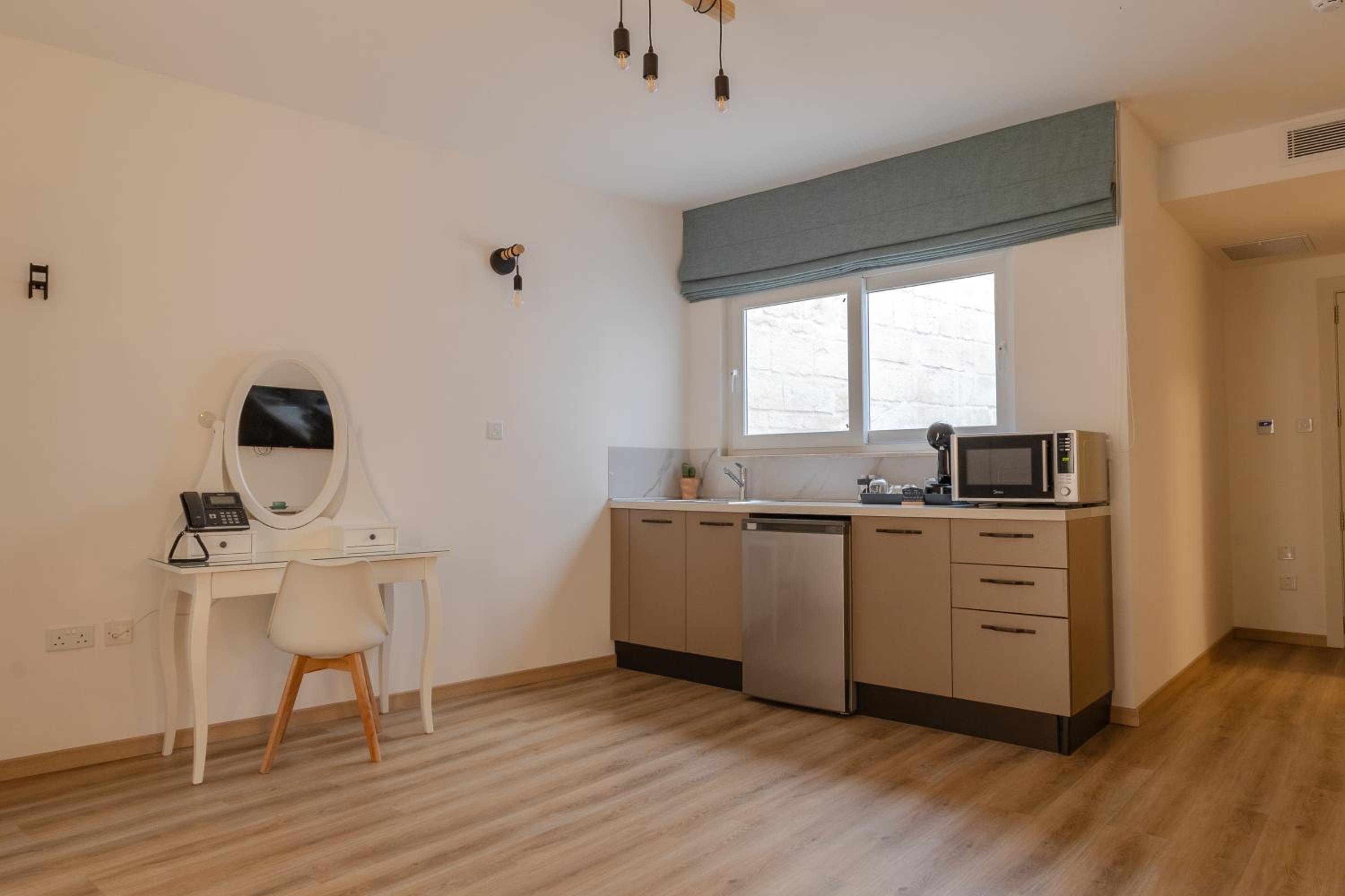 Large Double Room photo 1