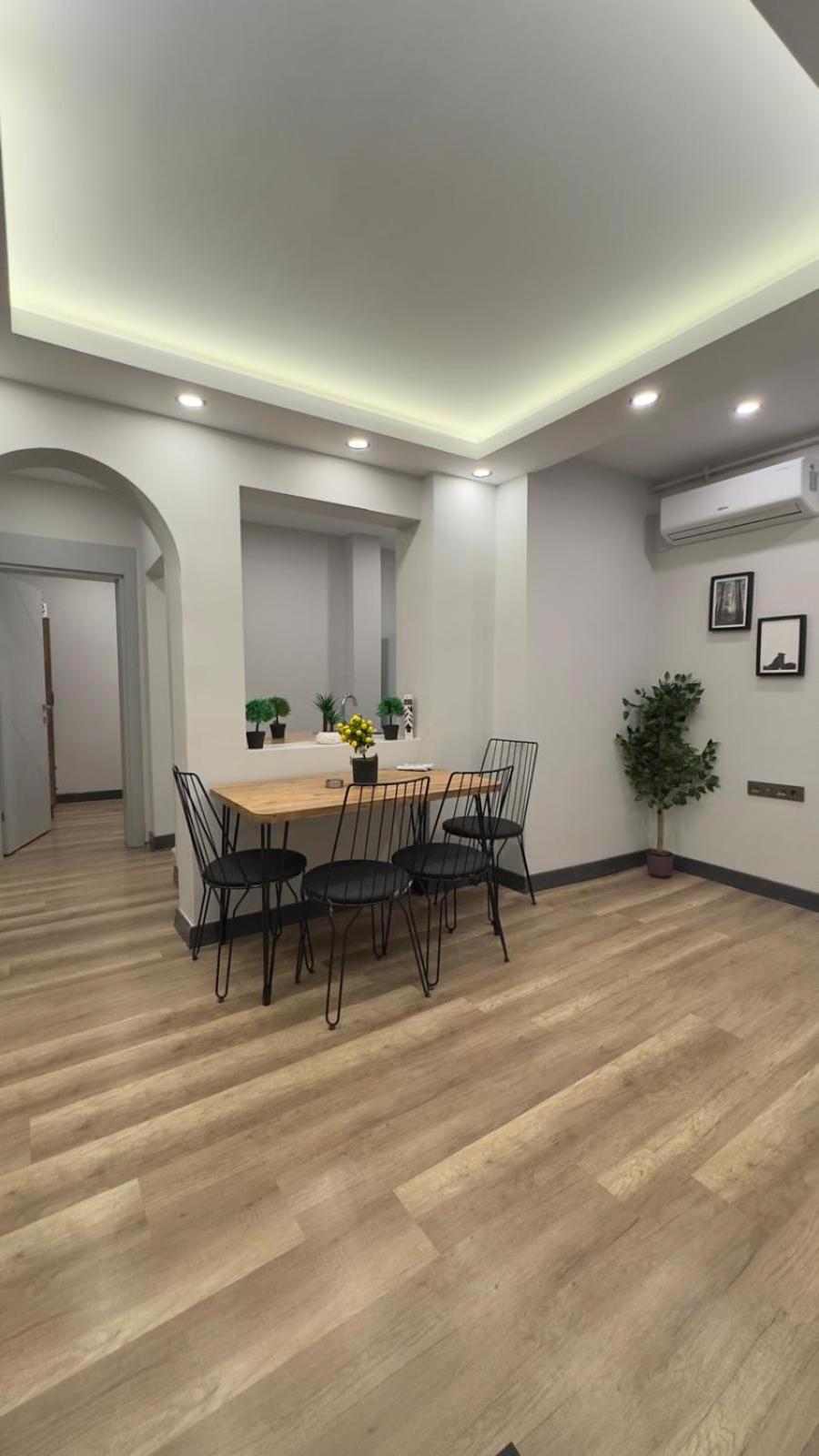 Three-Bedroom Premium Apartment photo 2