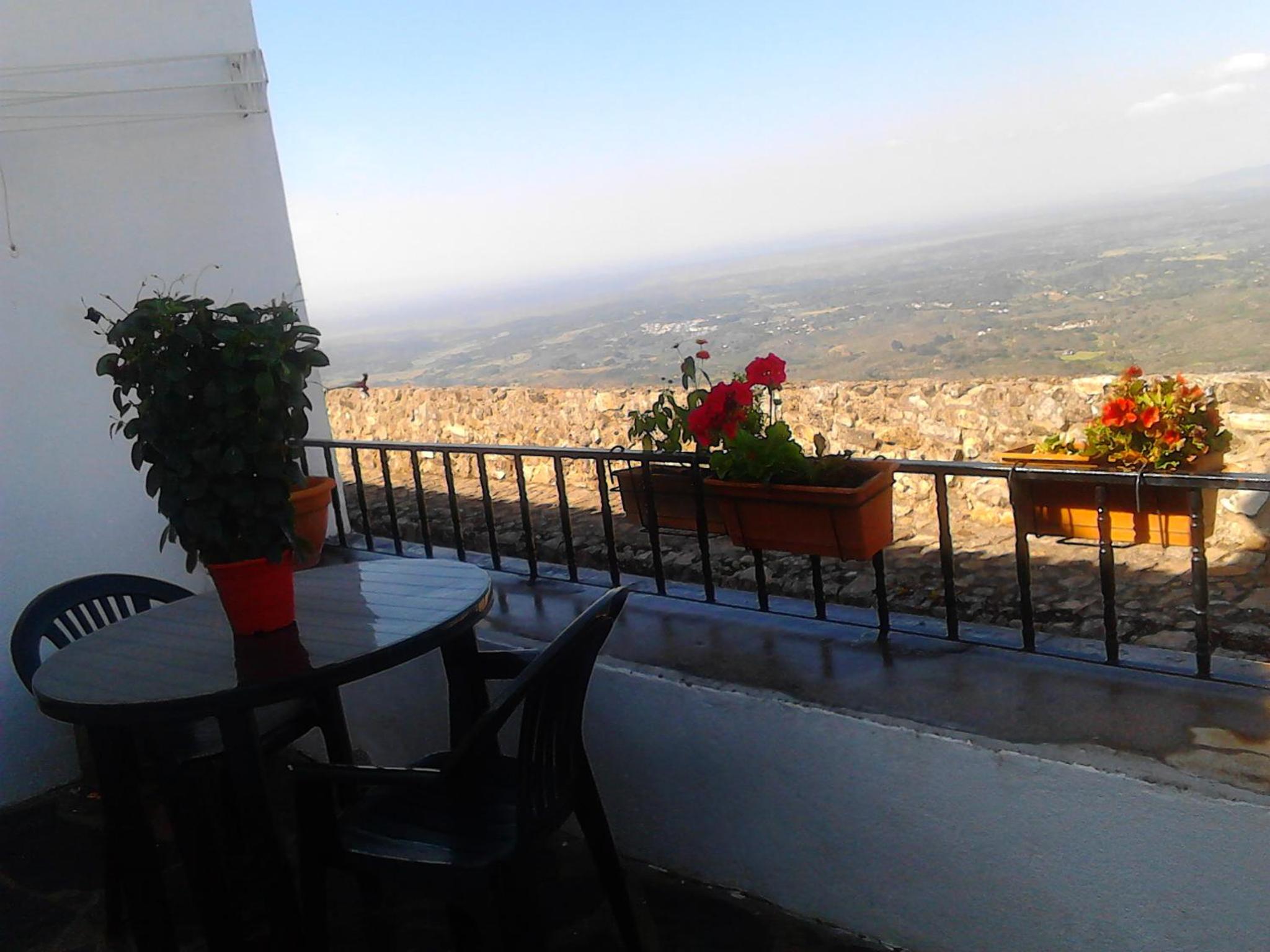 Apartment with Mountain View - Photo 14