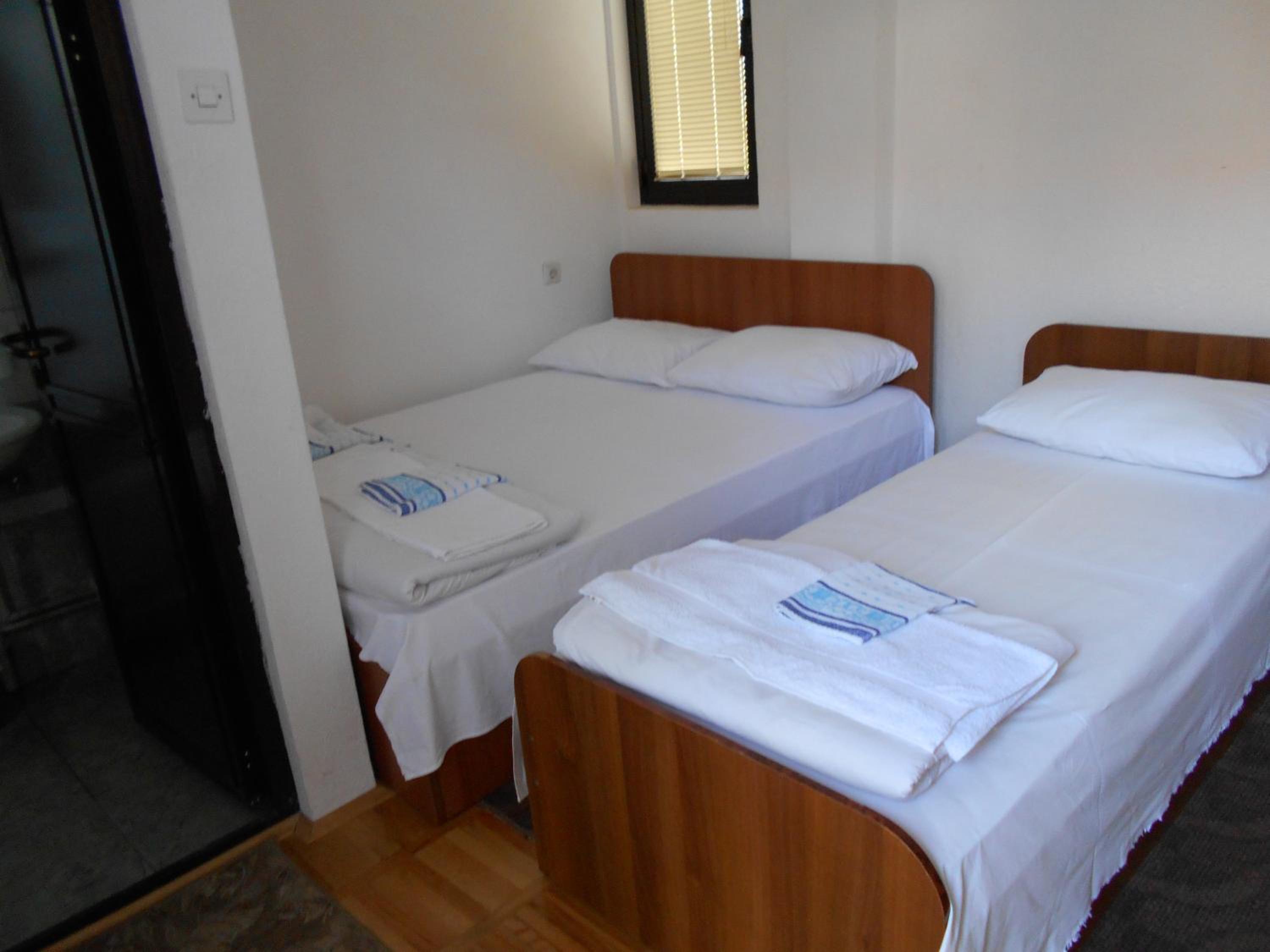 Twin Room - Photo 20