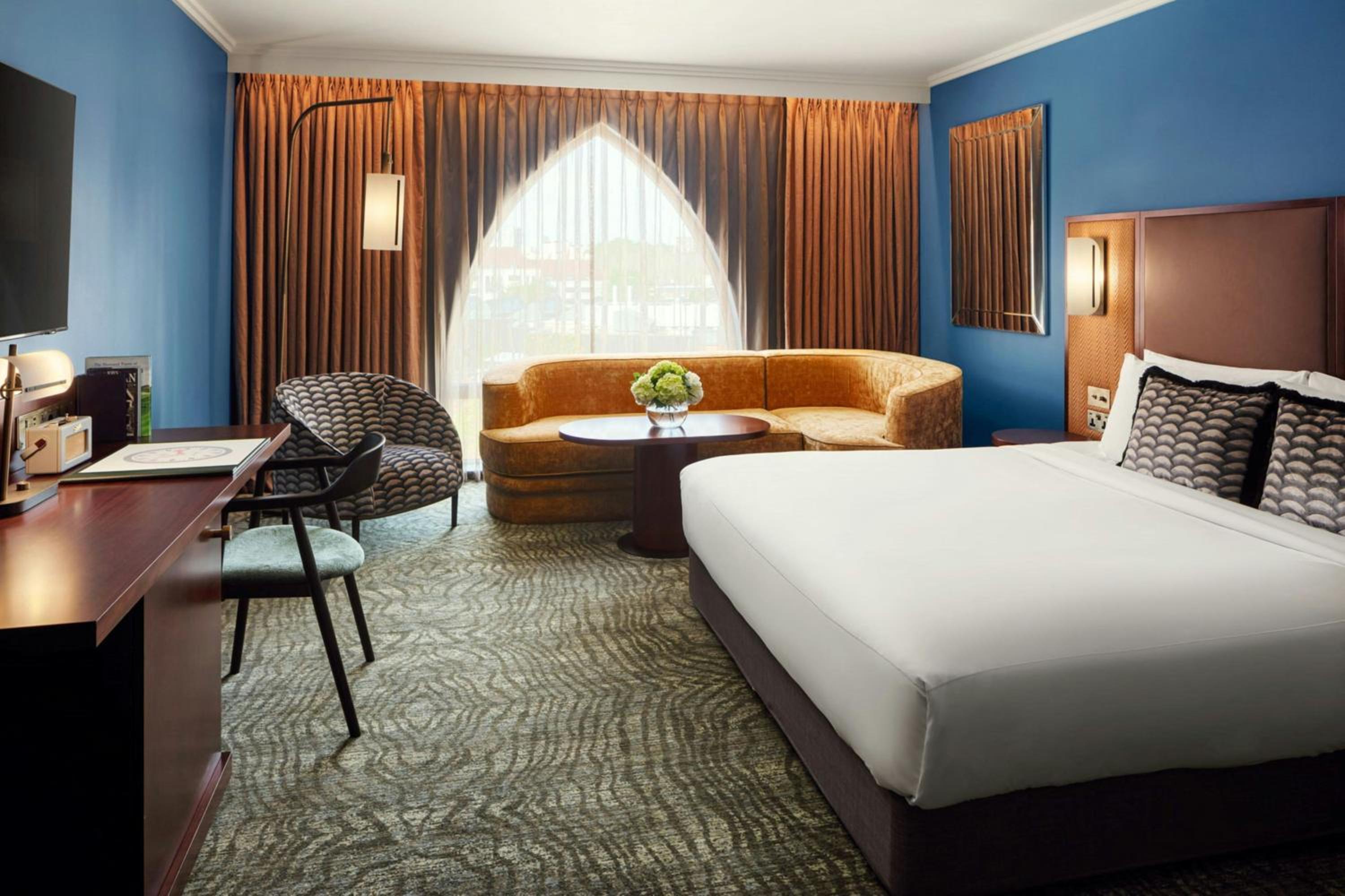 Premier King Room with One King Bed (Non Smoking)