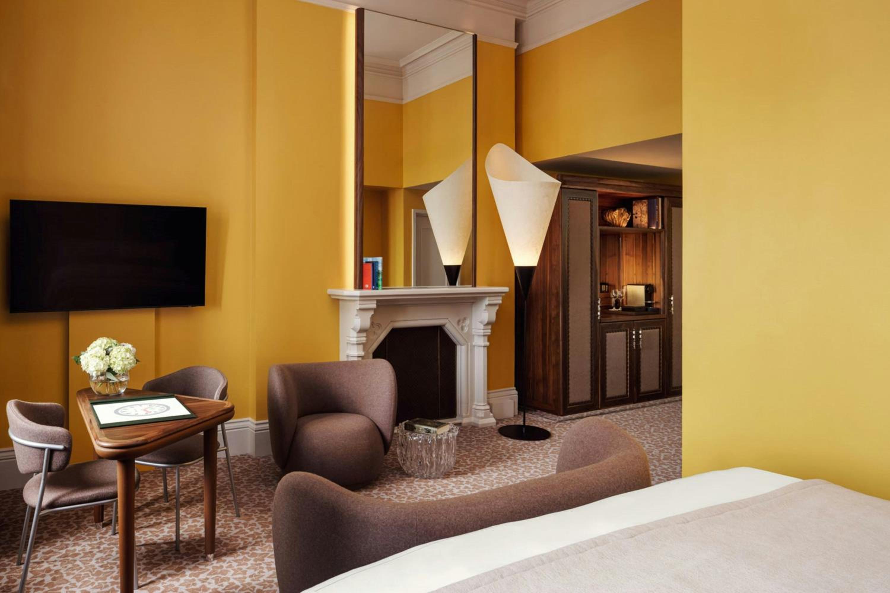 Grand Junior Suite with One King Bed