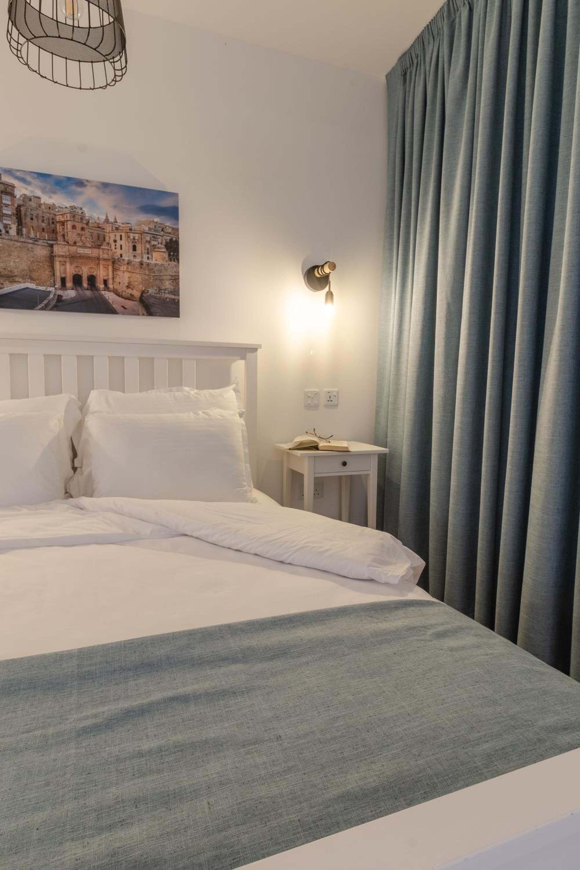 Large Double Room photo 3
