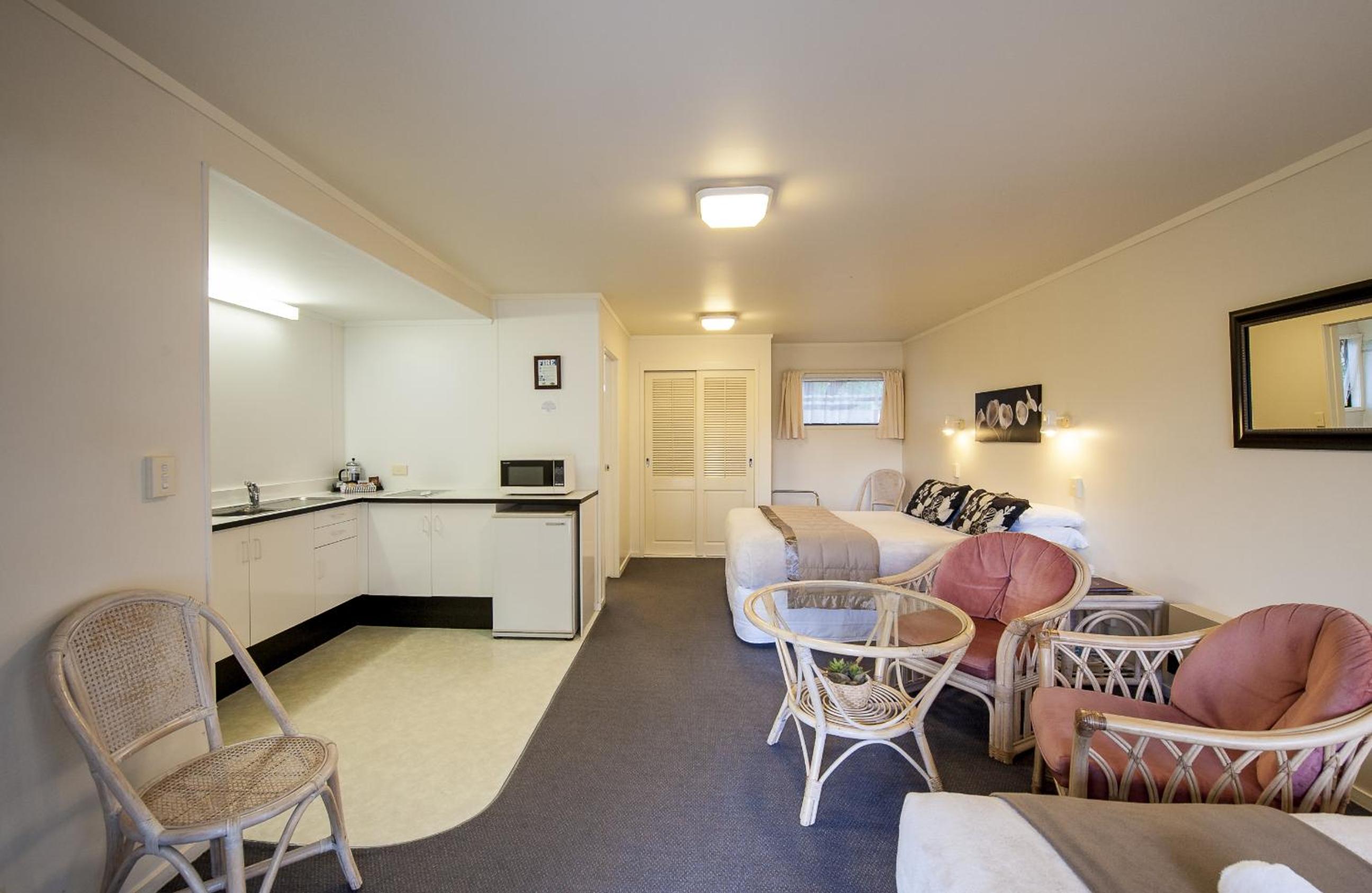 Queen Studio Ground Floor - Disability Access photo 3