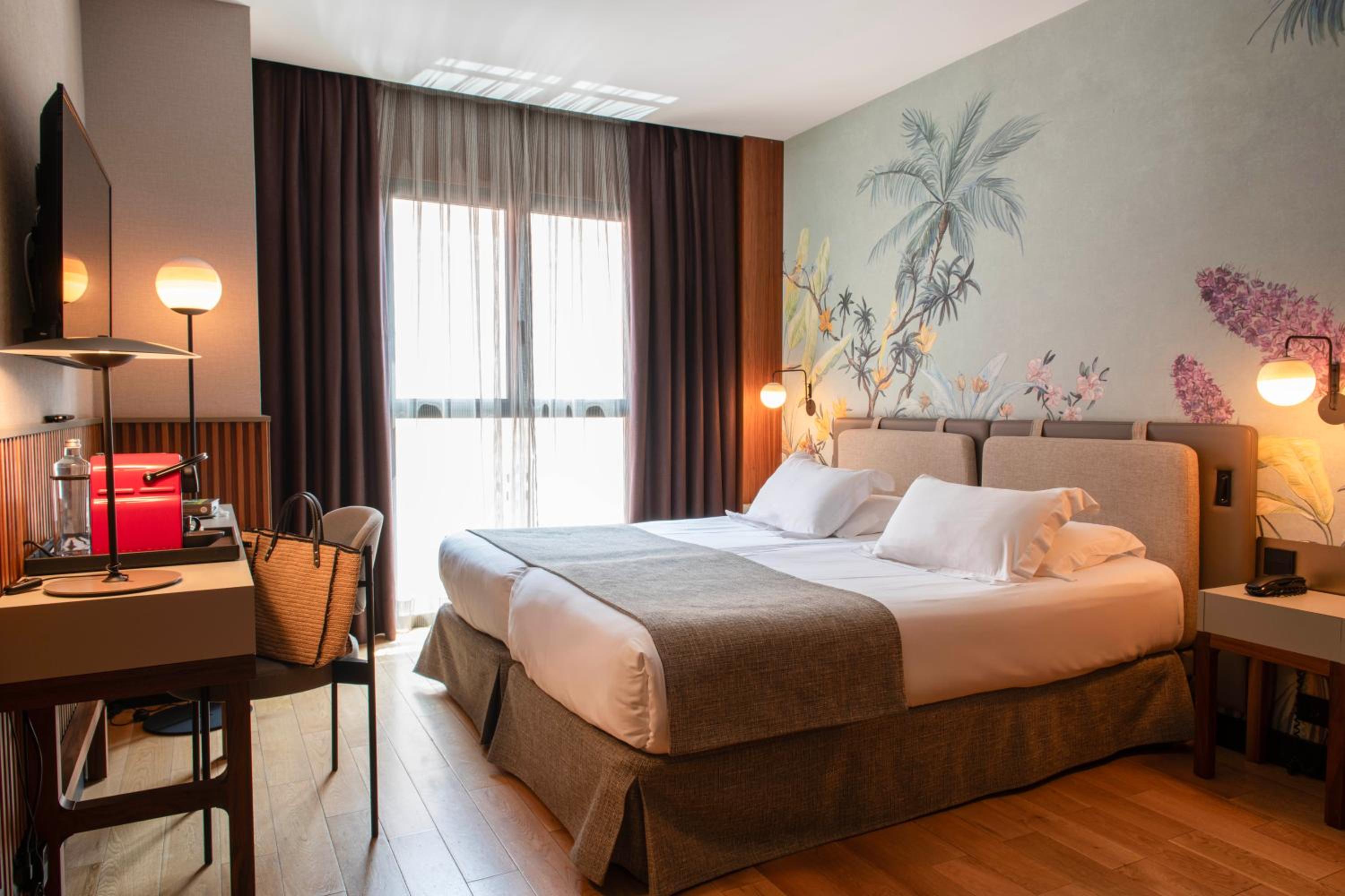 Premium Twin Room photo 2