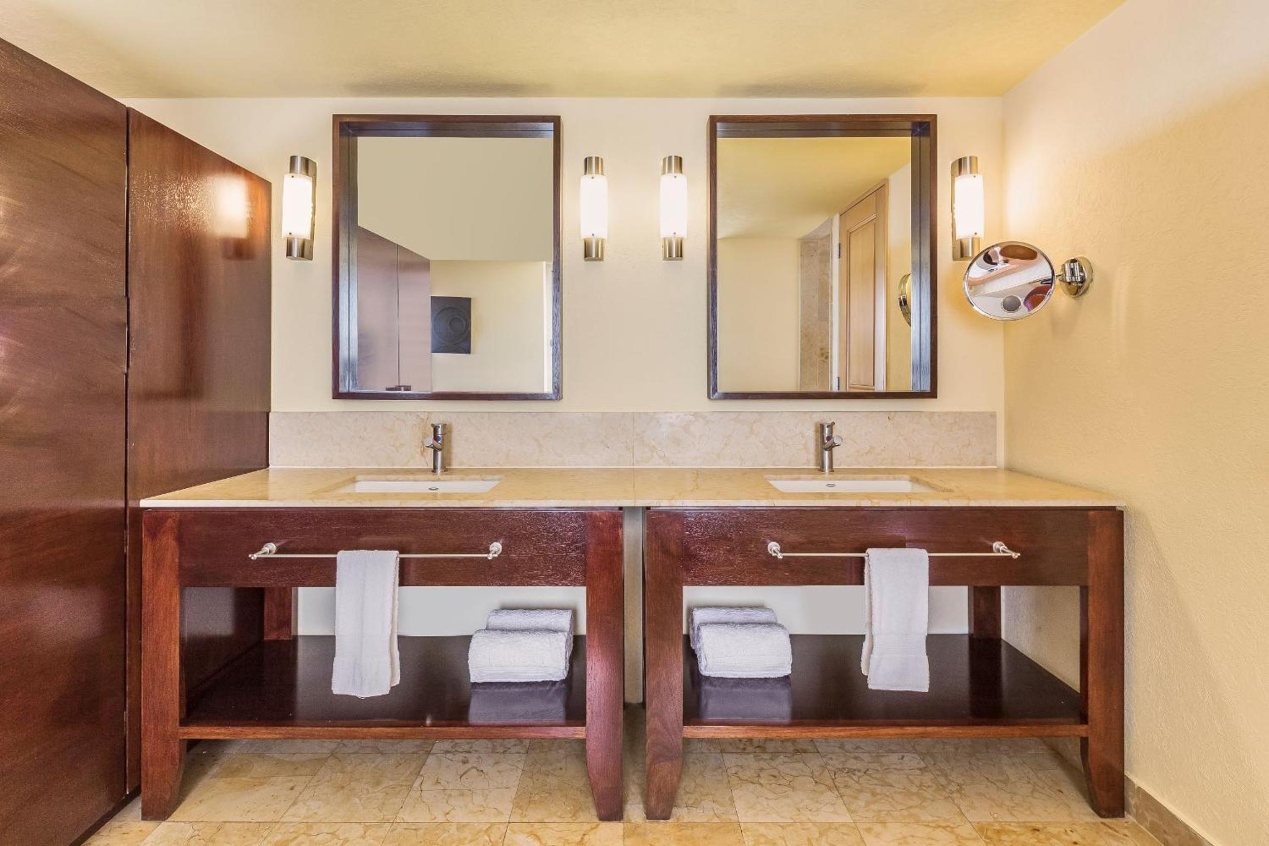 Honeymoon Suite