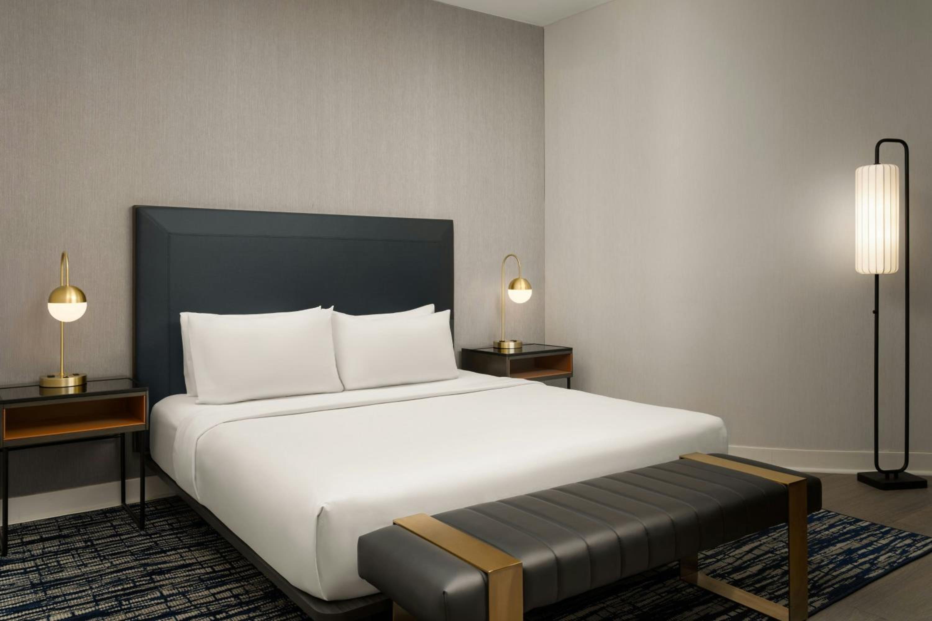 King Room with Atrium View - Photo 1