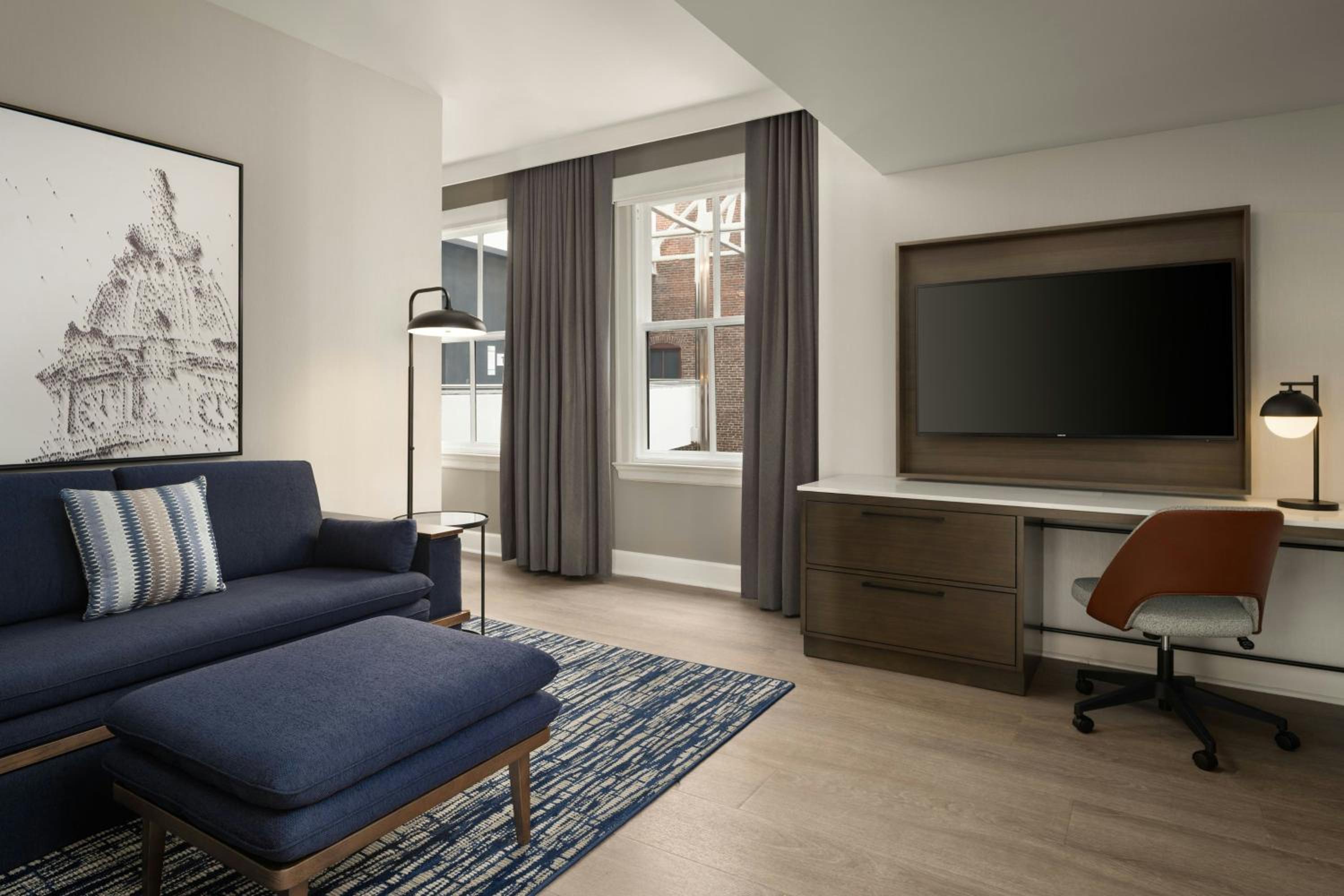 One-Bedroom King Suite with Private Sofa Bed and Atrium View - Photo 1