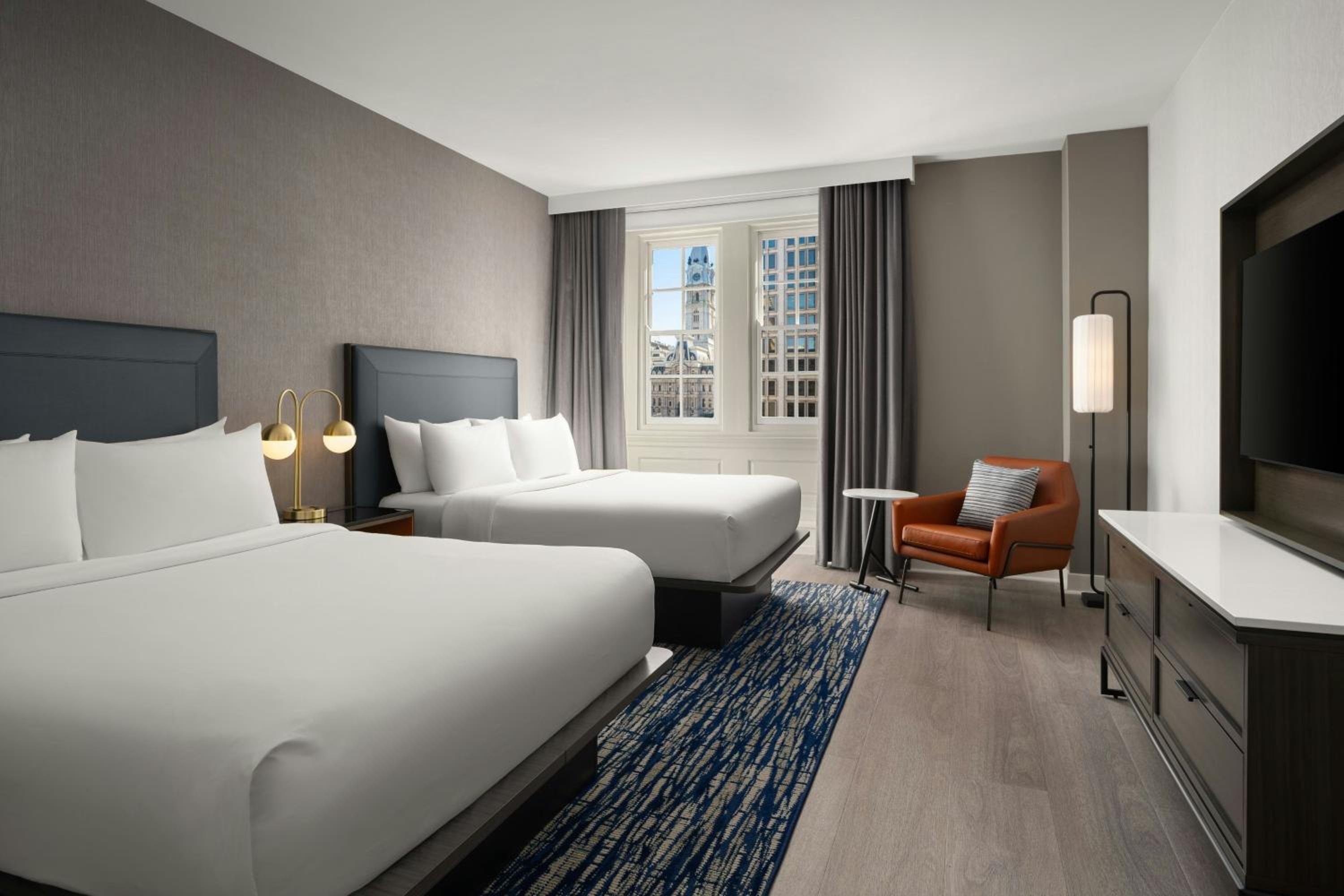 One-Bedroom Queen Suite with Two Queen Beds and Sofa Bed - Photo 2