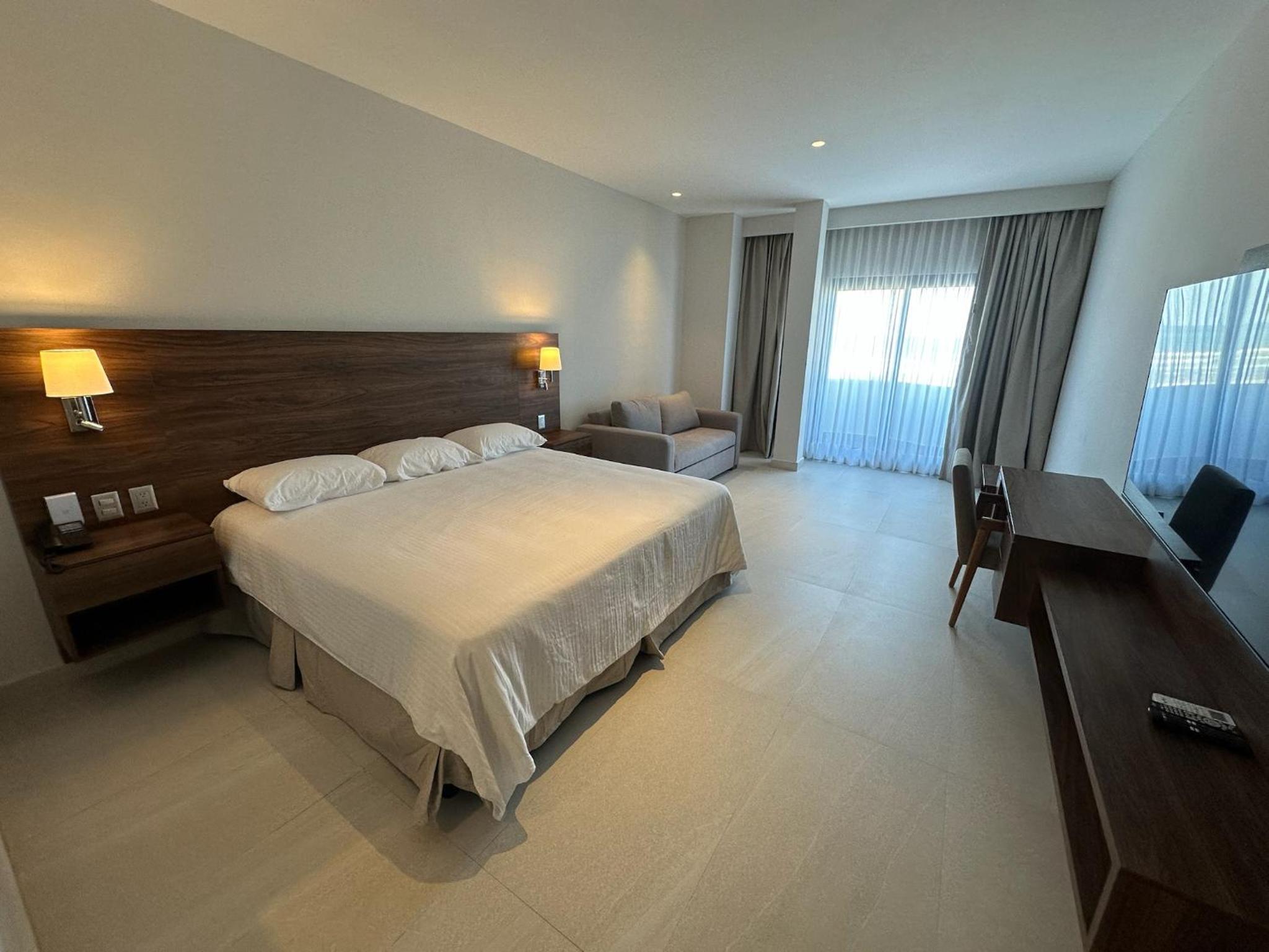 Superior King Room photo 2