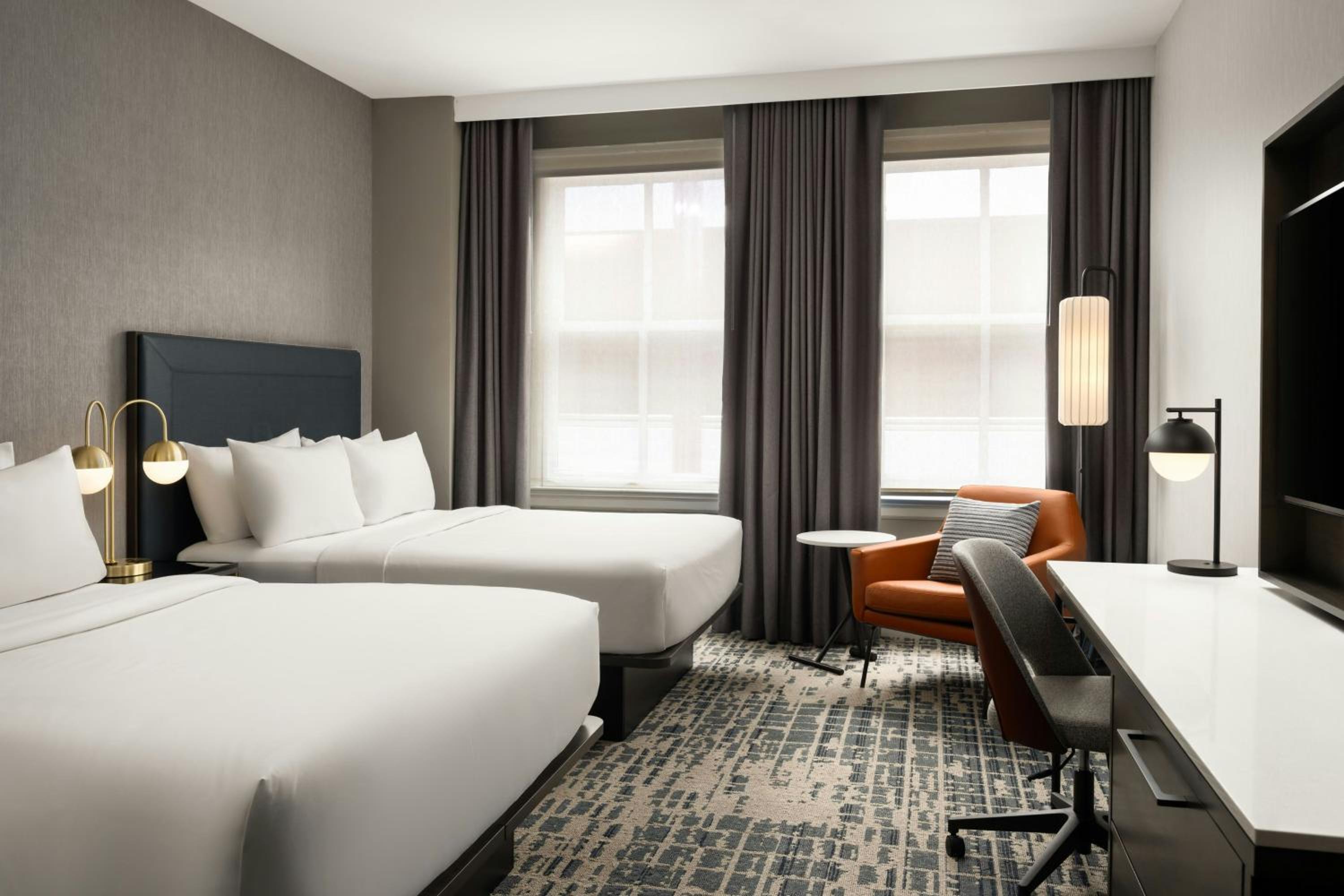 Double Room with Two Queen Beds and Atrium View - Photo 1