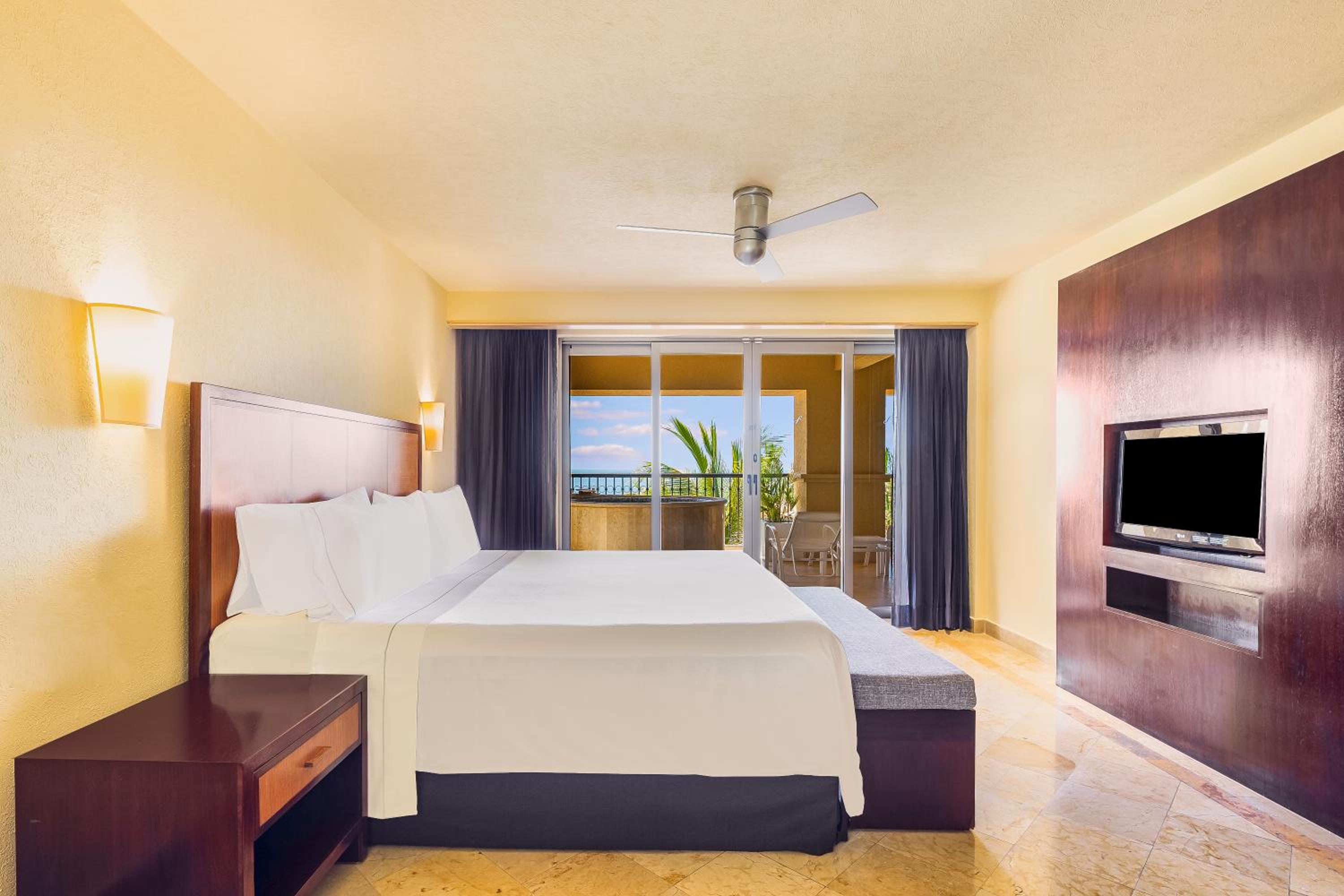Honeymoon Suite