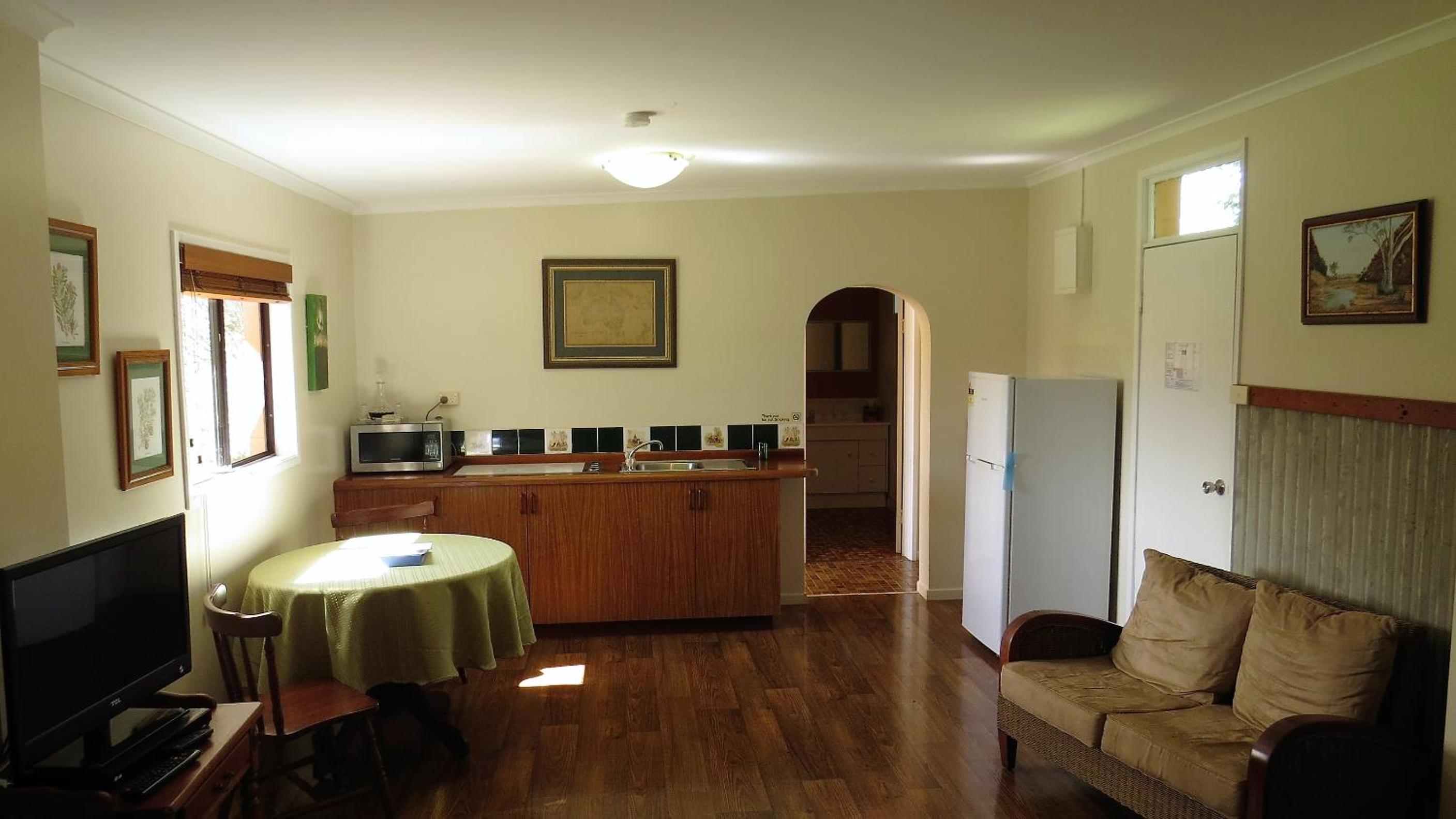 Queen Room with Spa Bath photo 1