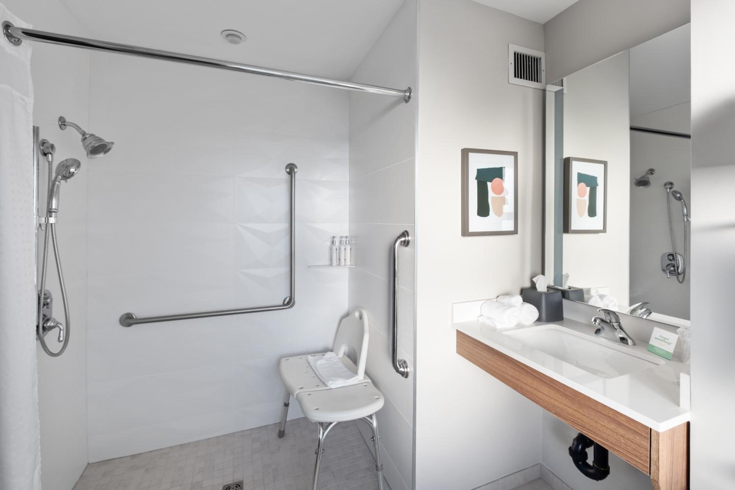 Standard King Room - Disability Access