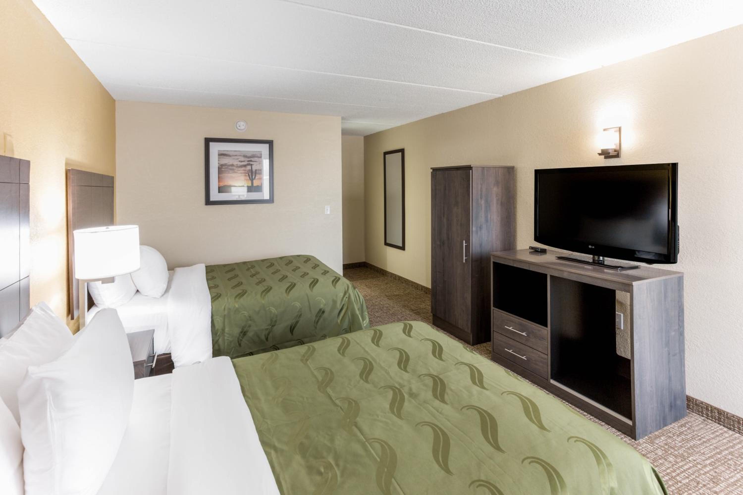 Large Efficiency Queen Suite with Two Queen Beds - Non Smoking/Interior Hall - Photo 5