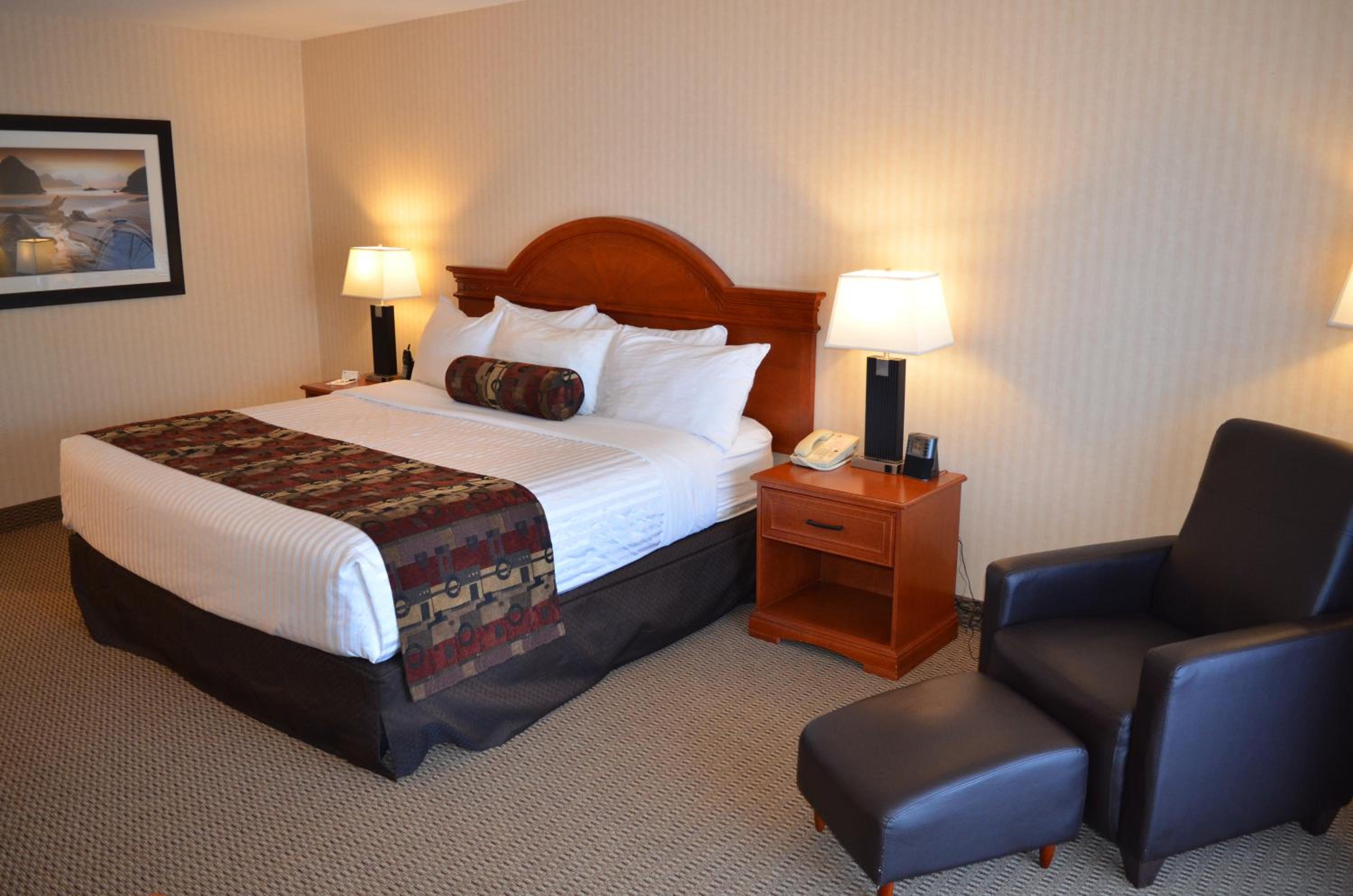 King Room with Lake View - Photo 2